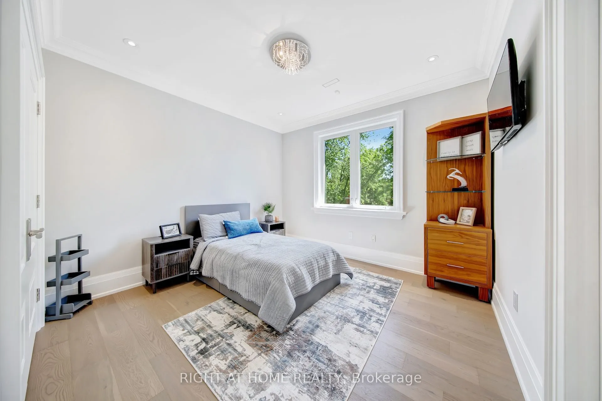 484 Avonwood Drive