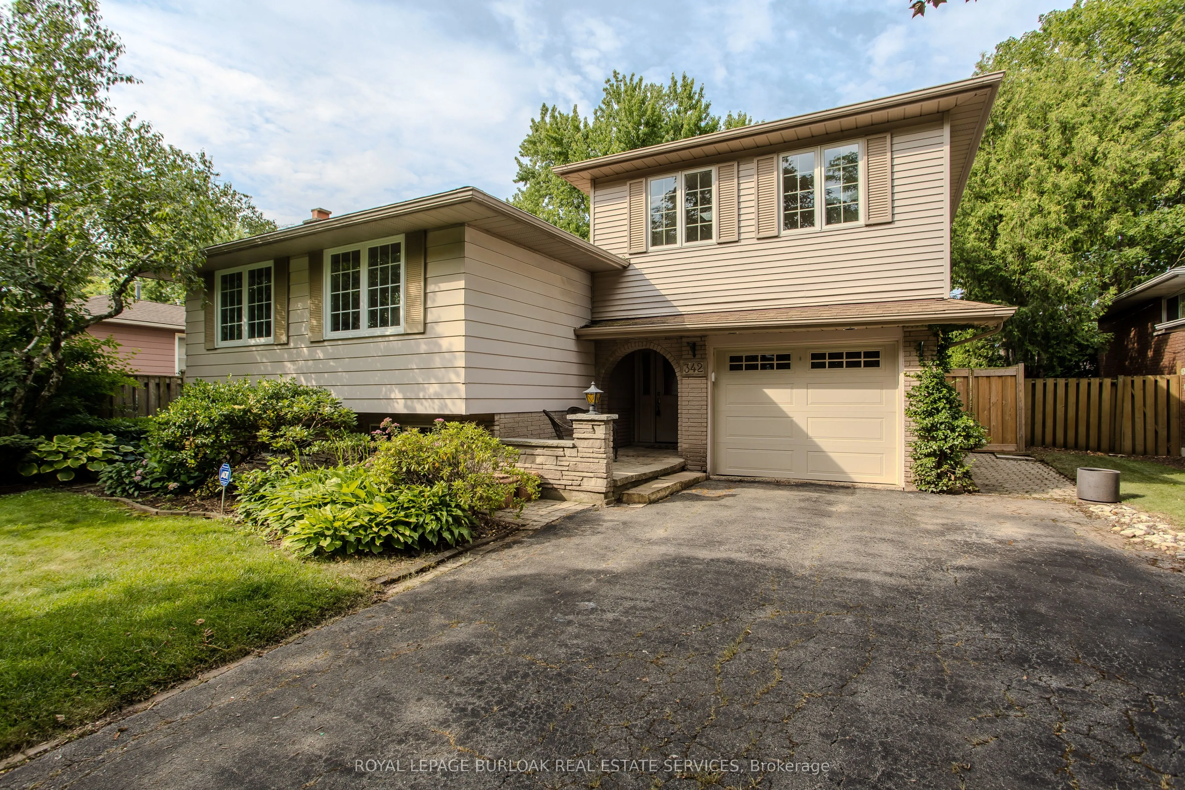 342 Bryant Crescent