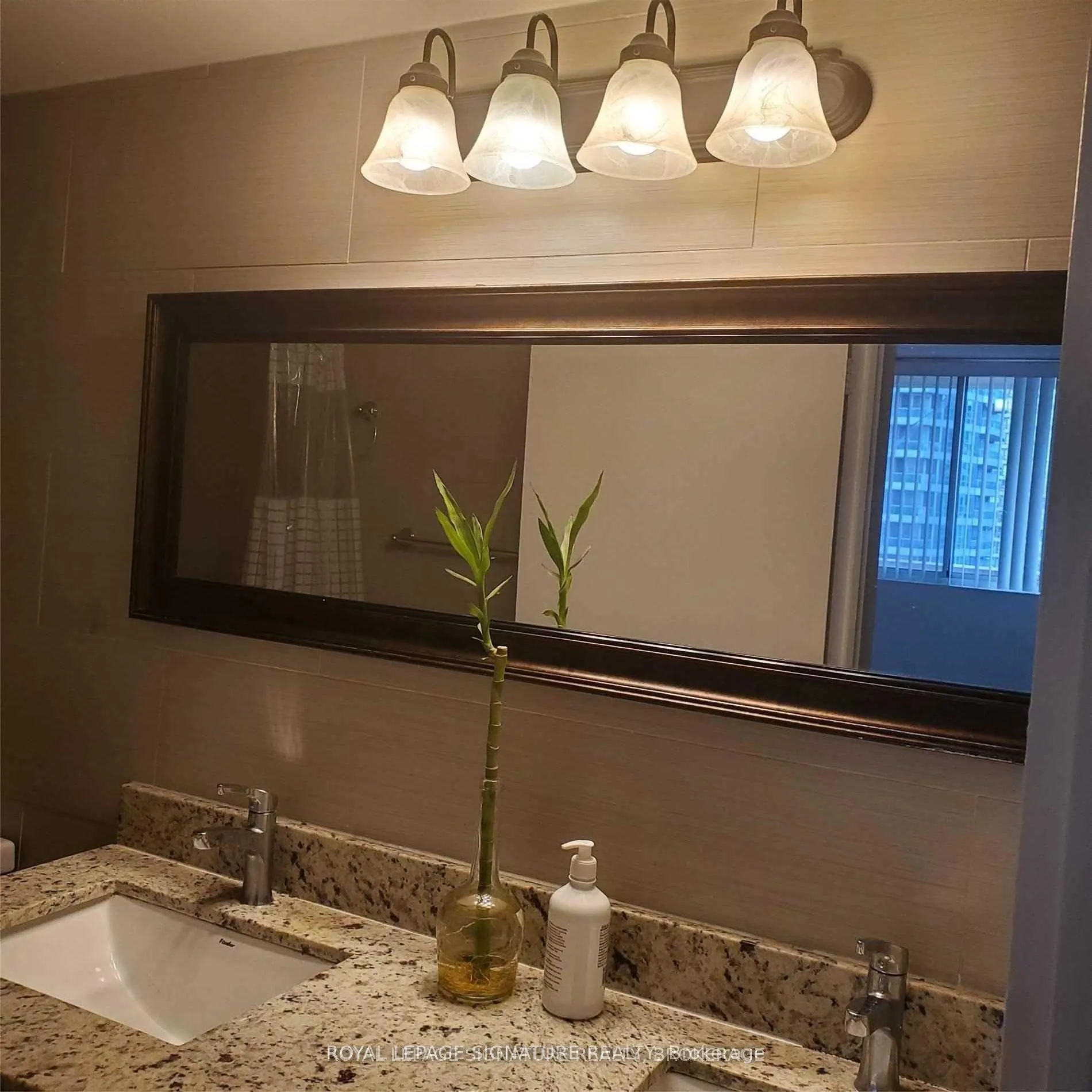 3590 Kaneff Crescent #1407