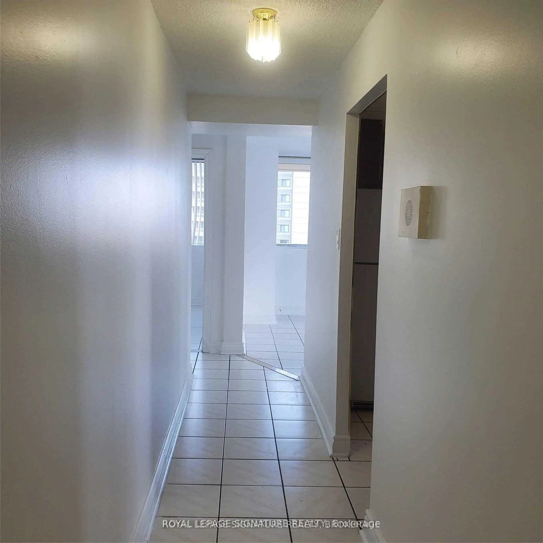 3590 Kaneff Crescent #1407