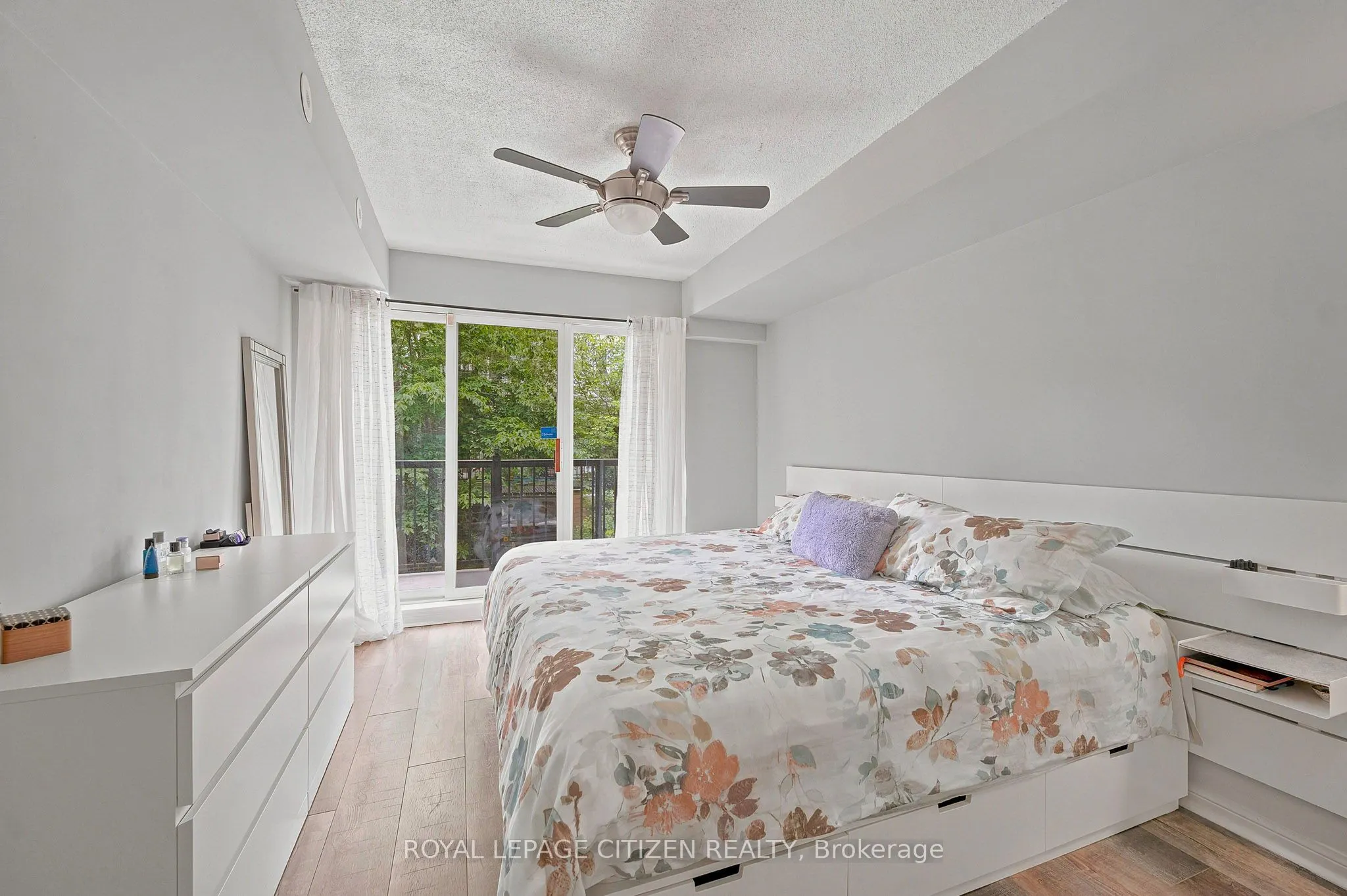 75 George Appleton Way #2048