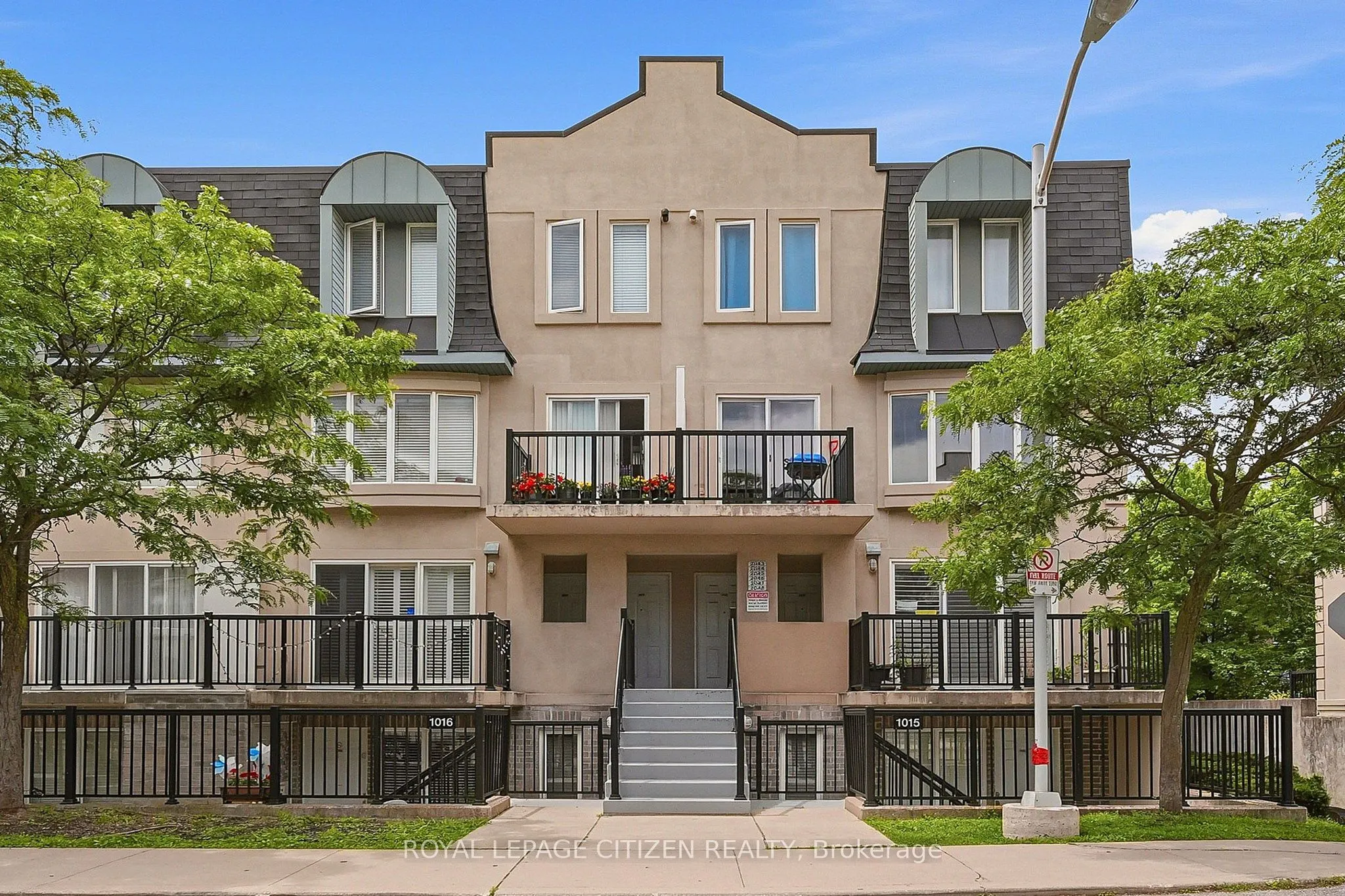 75 George Appleton Way #2048
