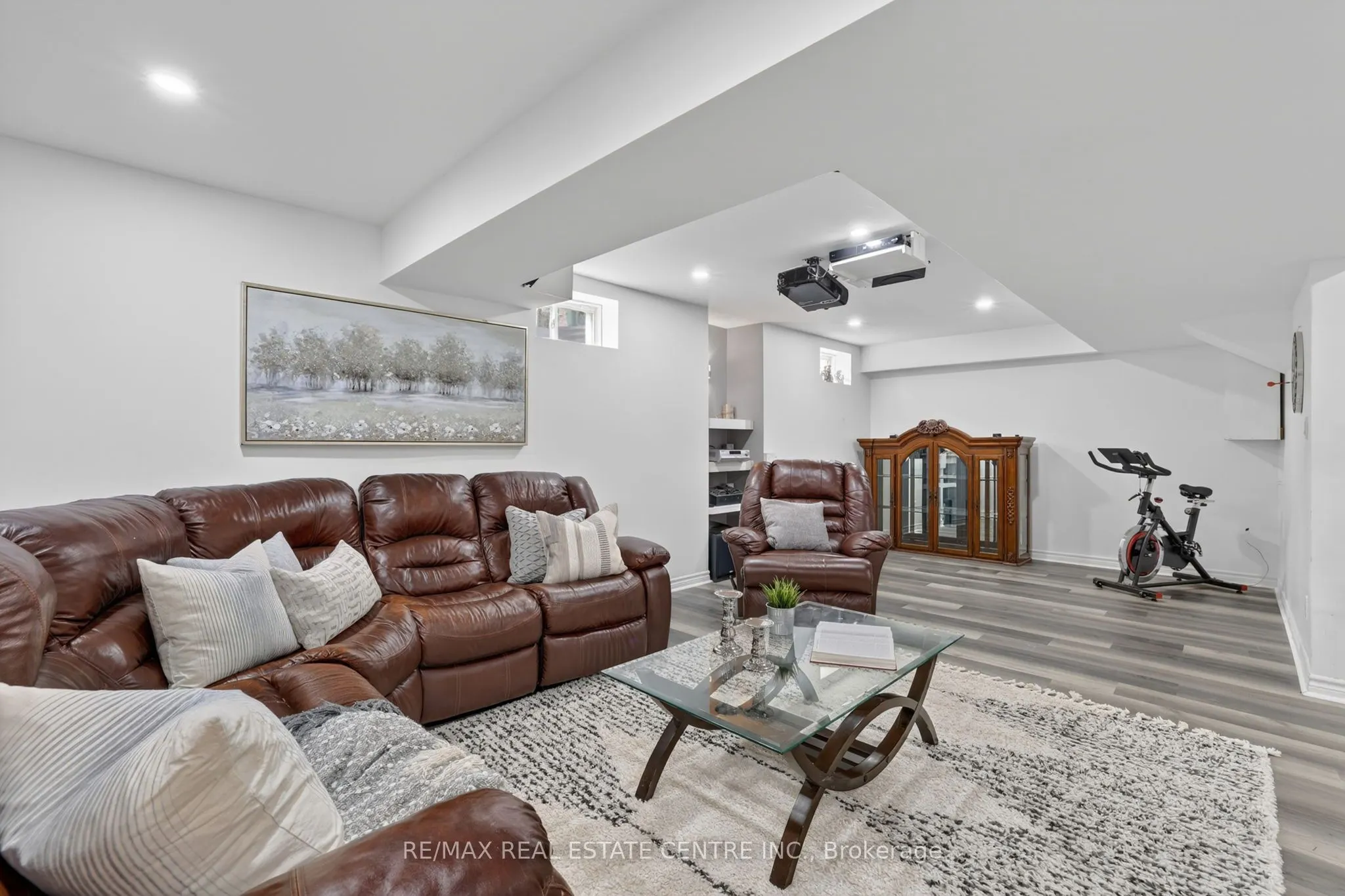 27 Drew Brown Boulevard