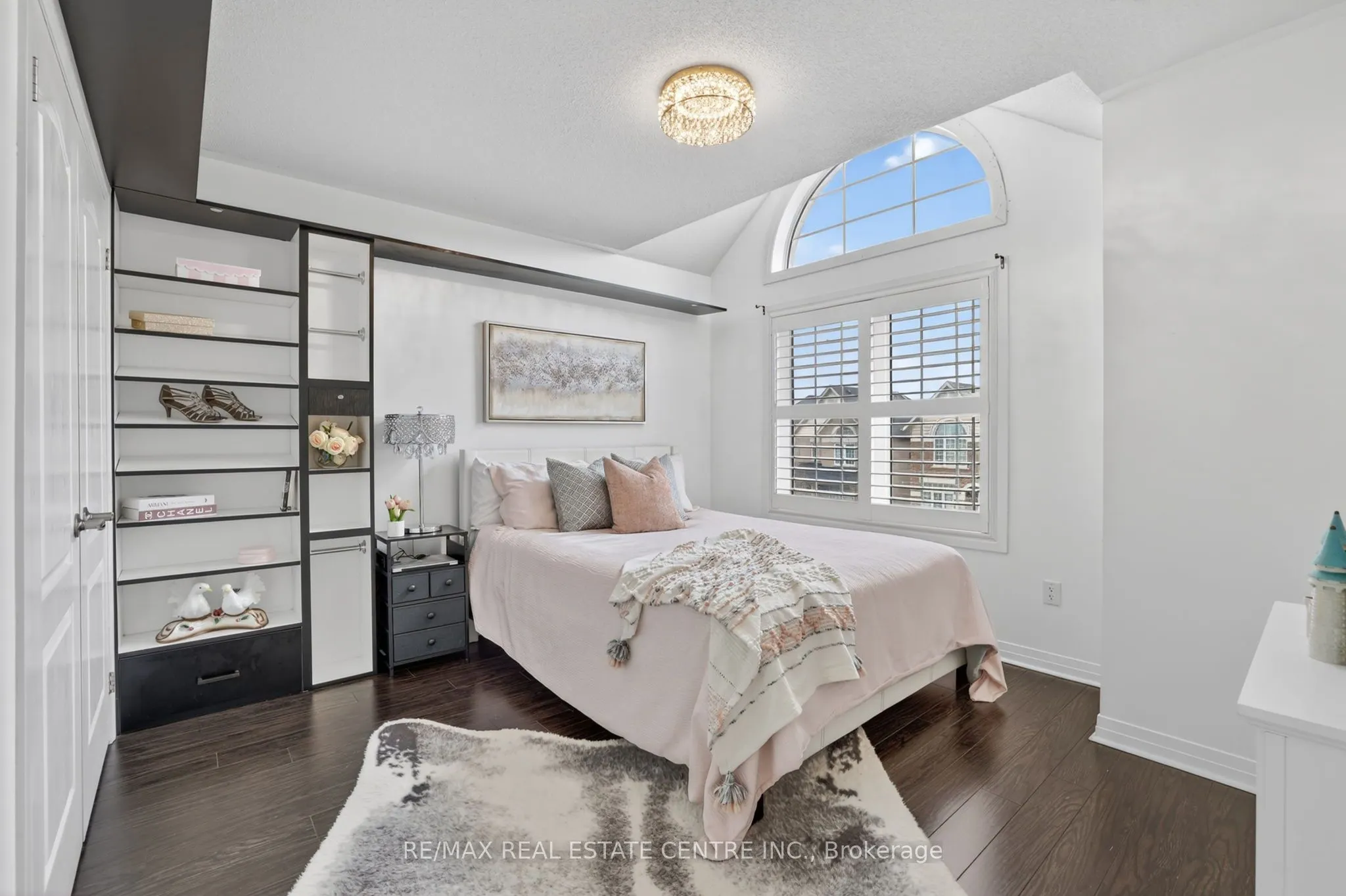 27 Drew Brown Boulevard