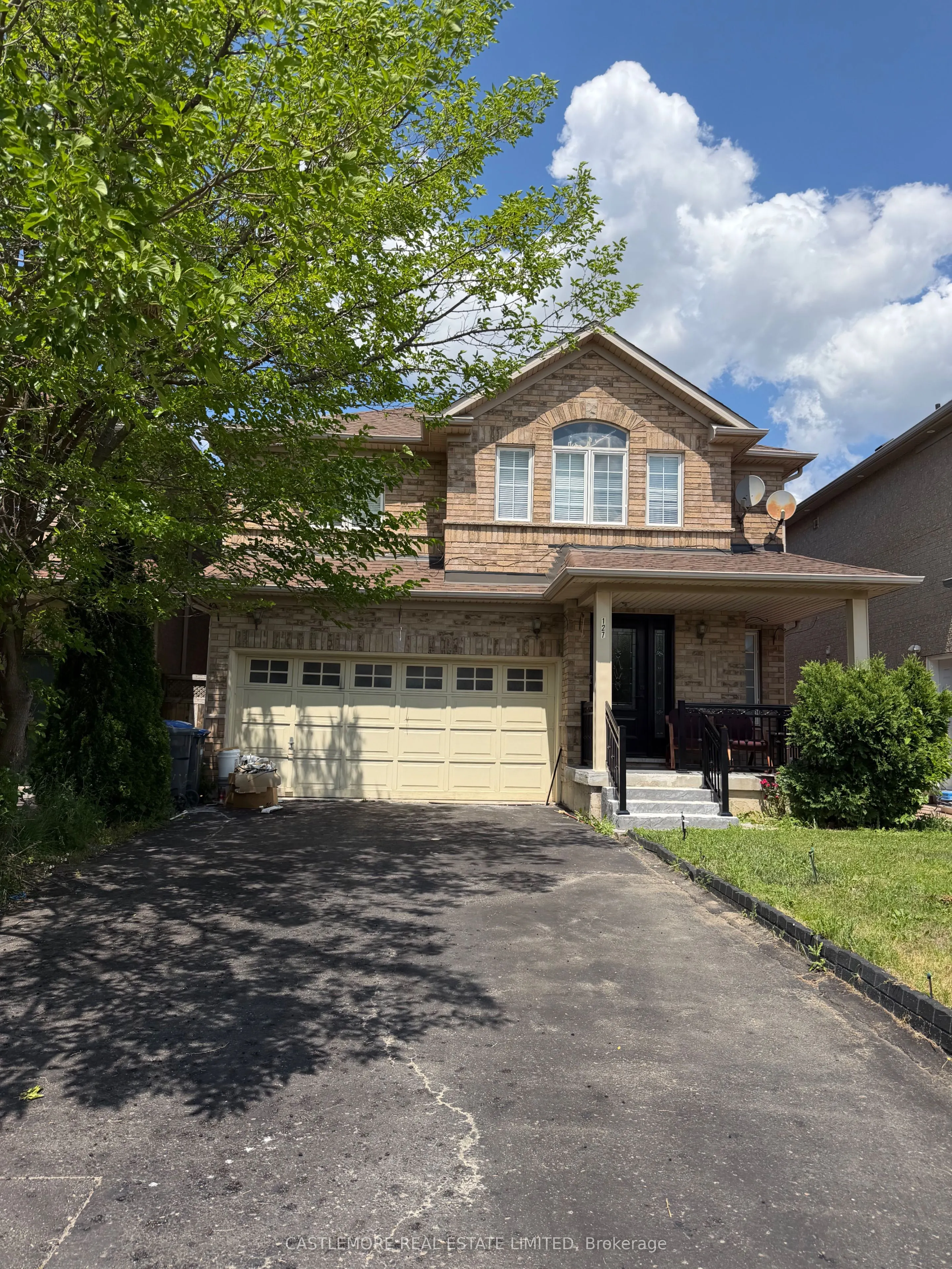 127 Brisdale Drive
