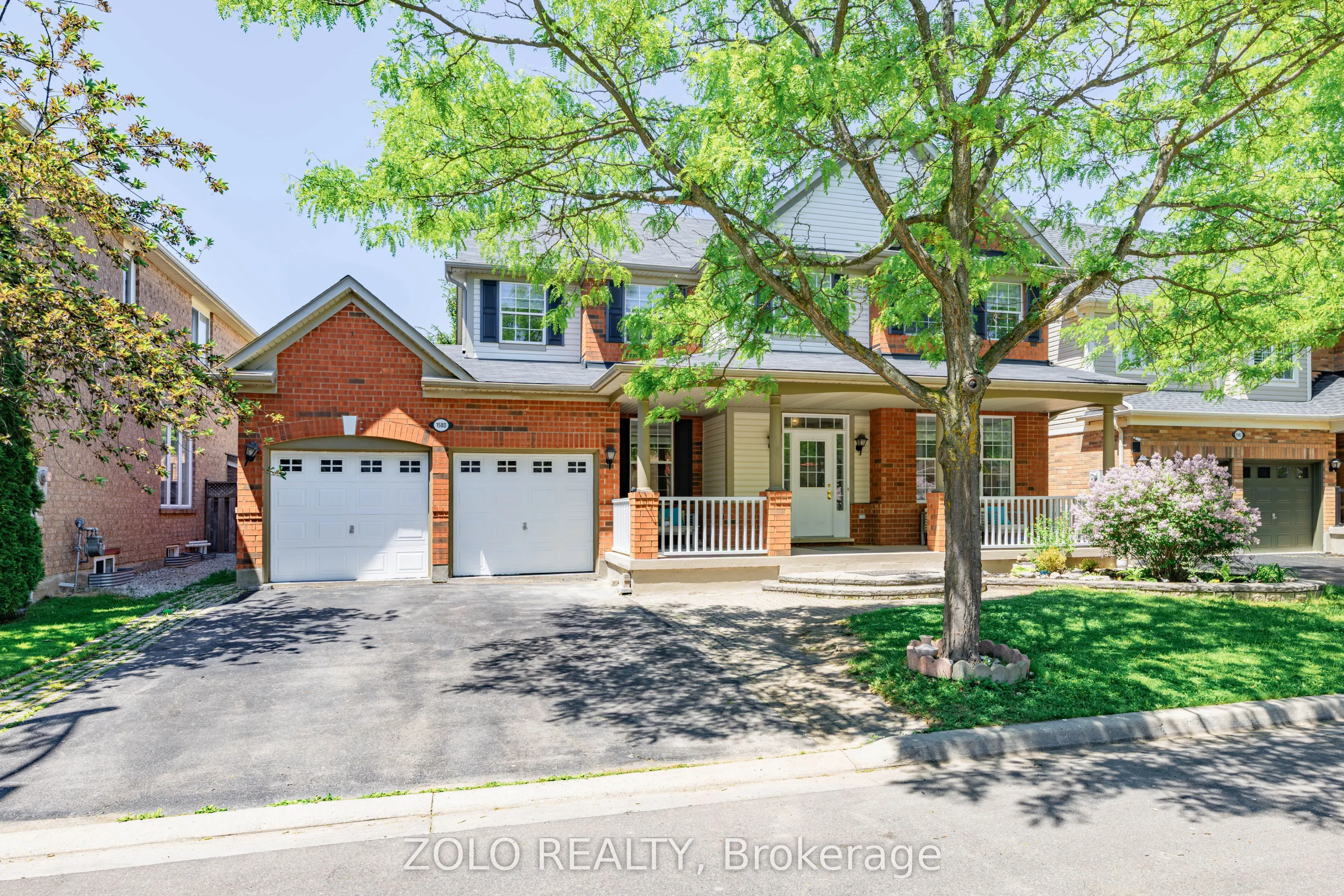 1580 Earl Crescent