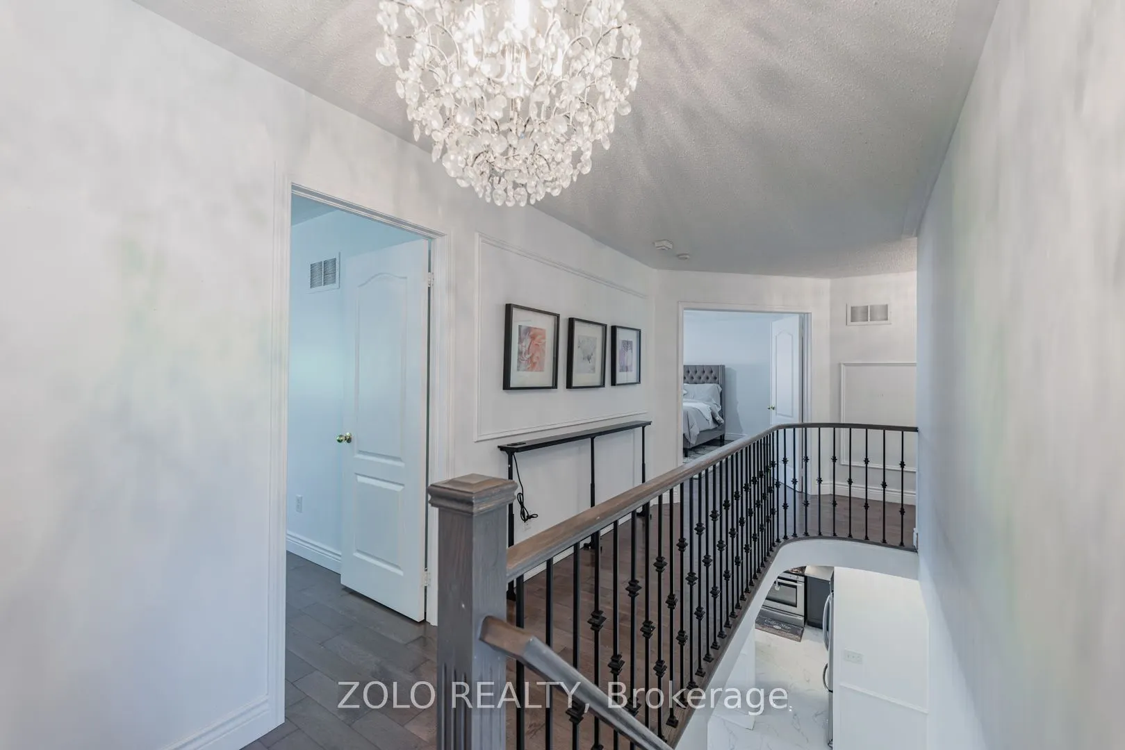 1580 Earl Crescent