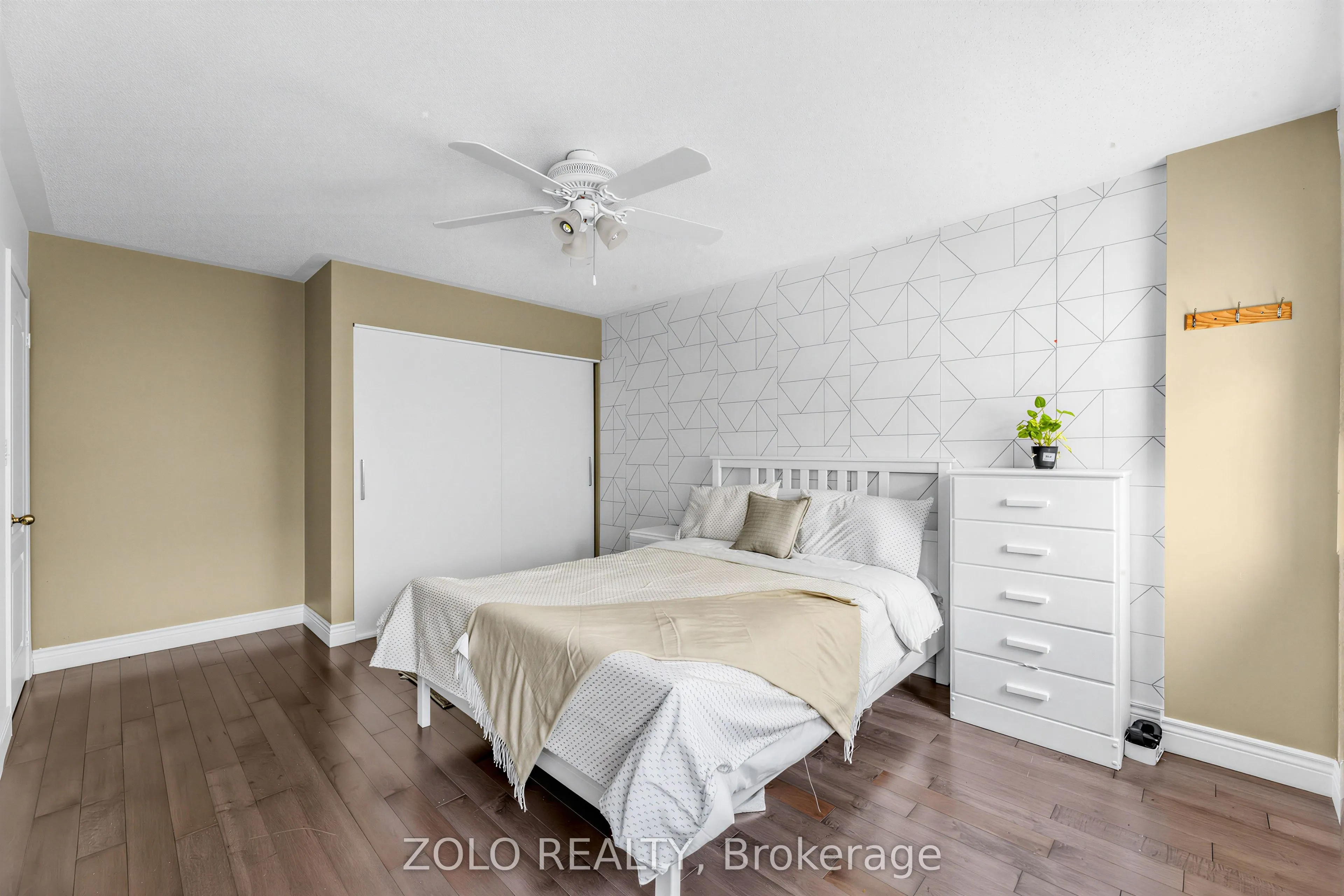 1580 Earl Crescent