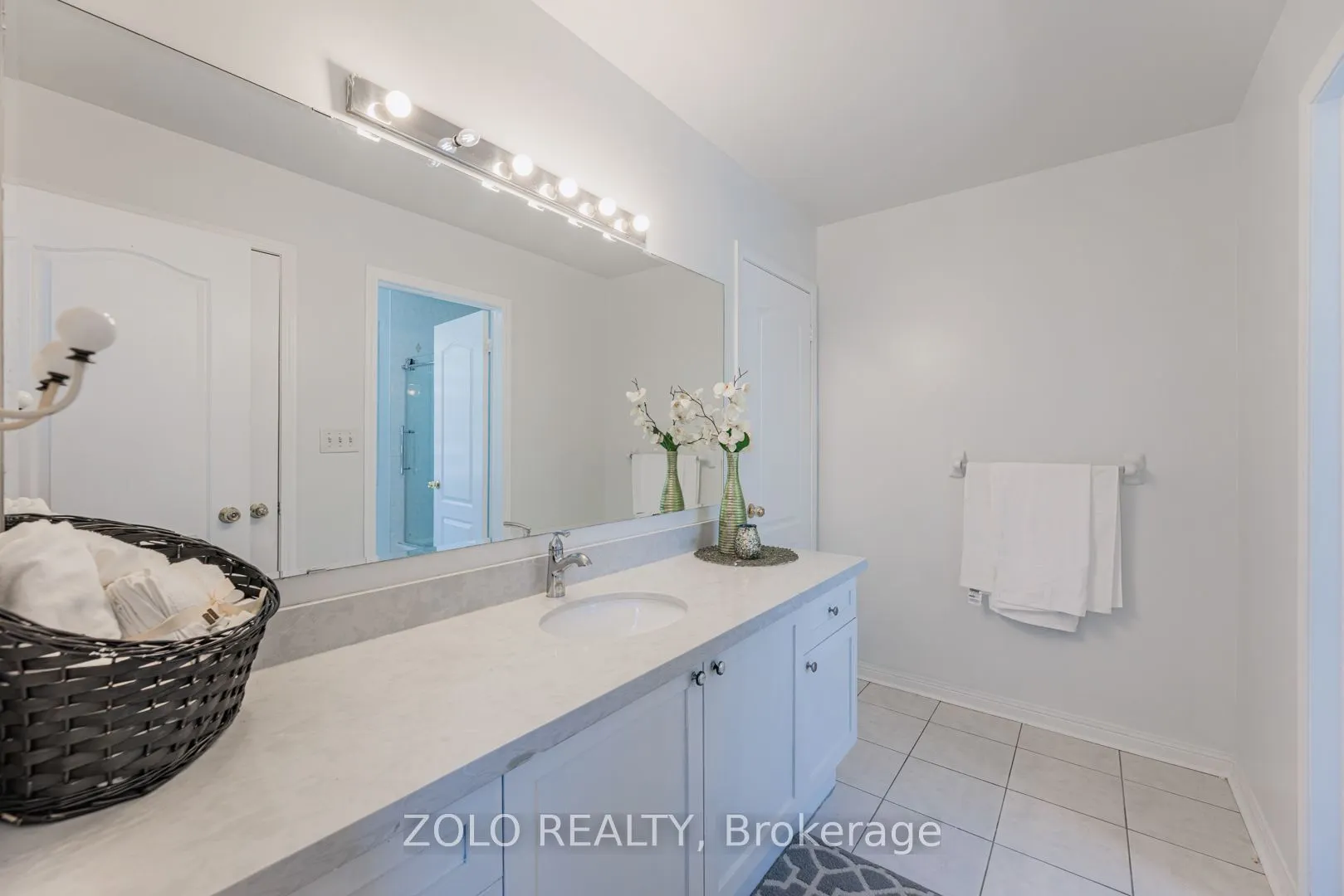 1580 Earl Crescent