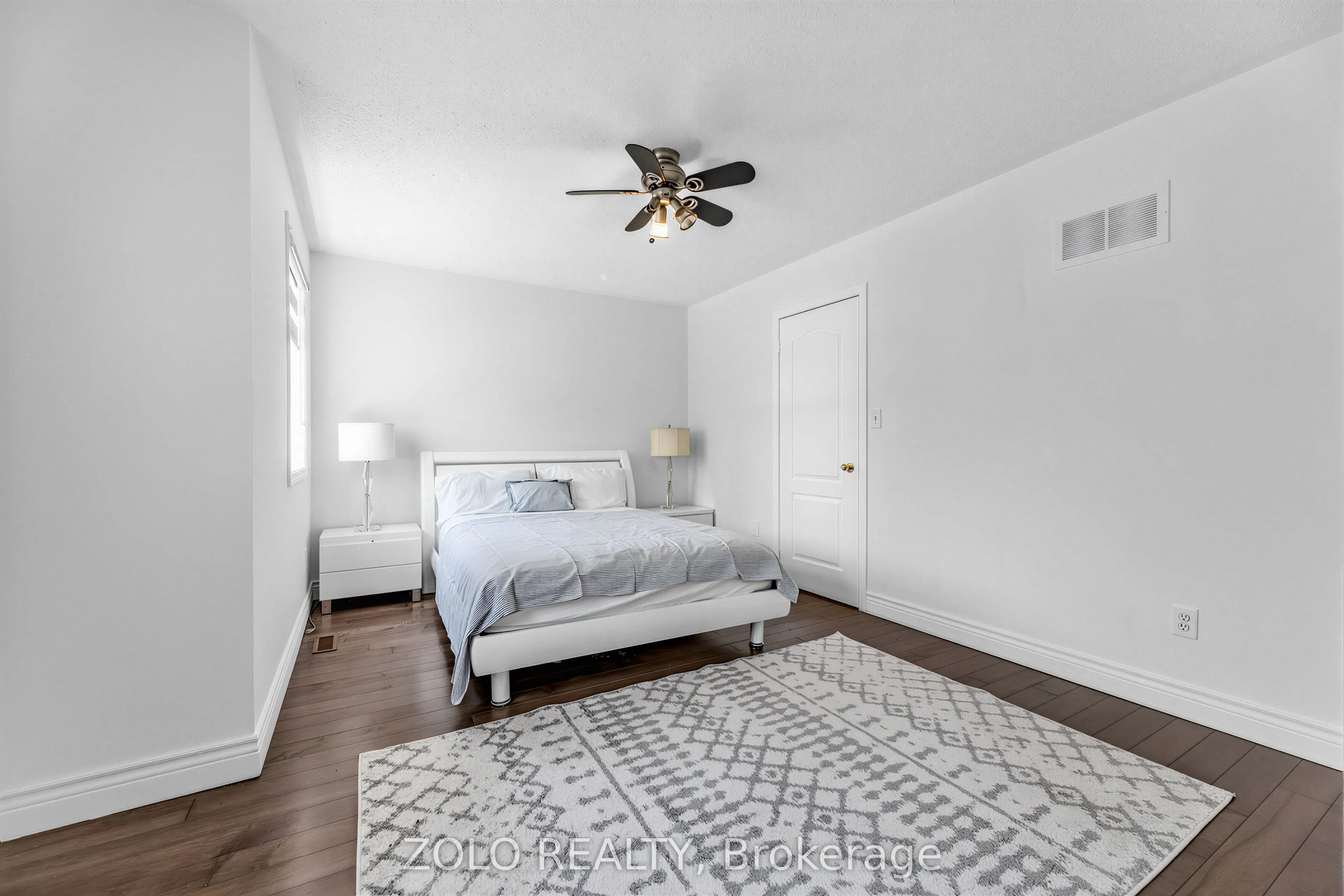 1580 Earl Crescent