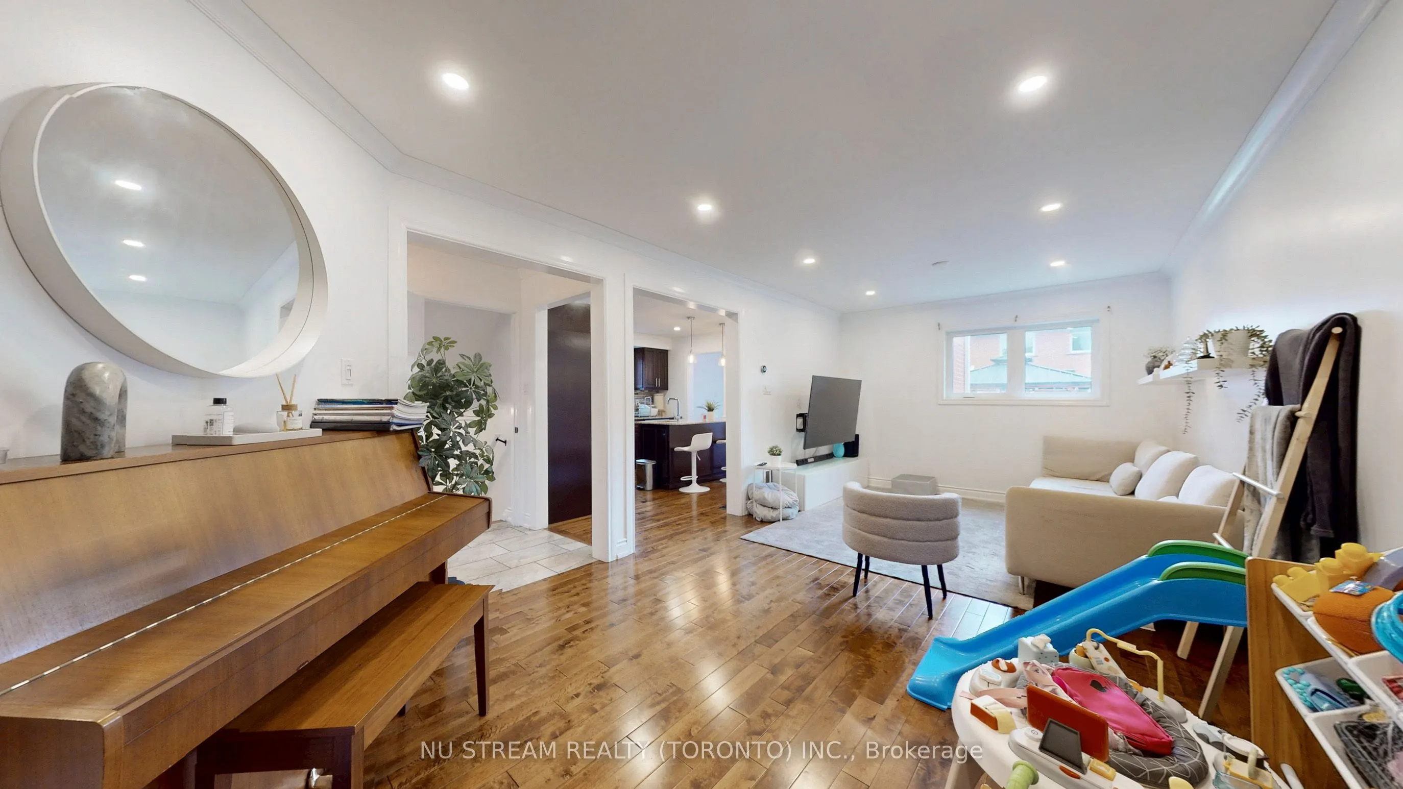 3926 Hazelridge Road