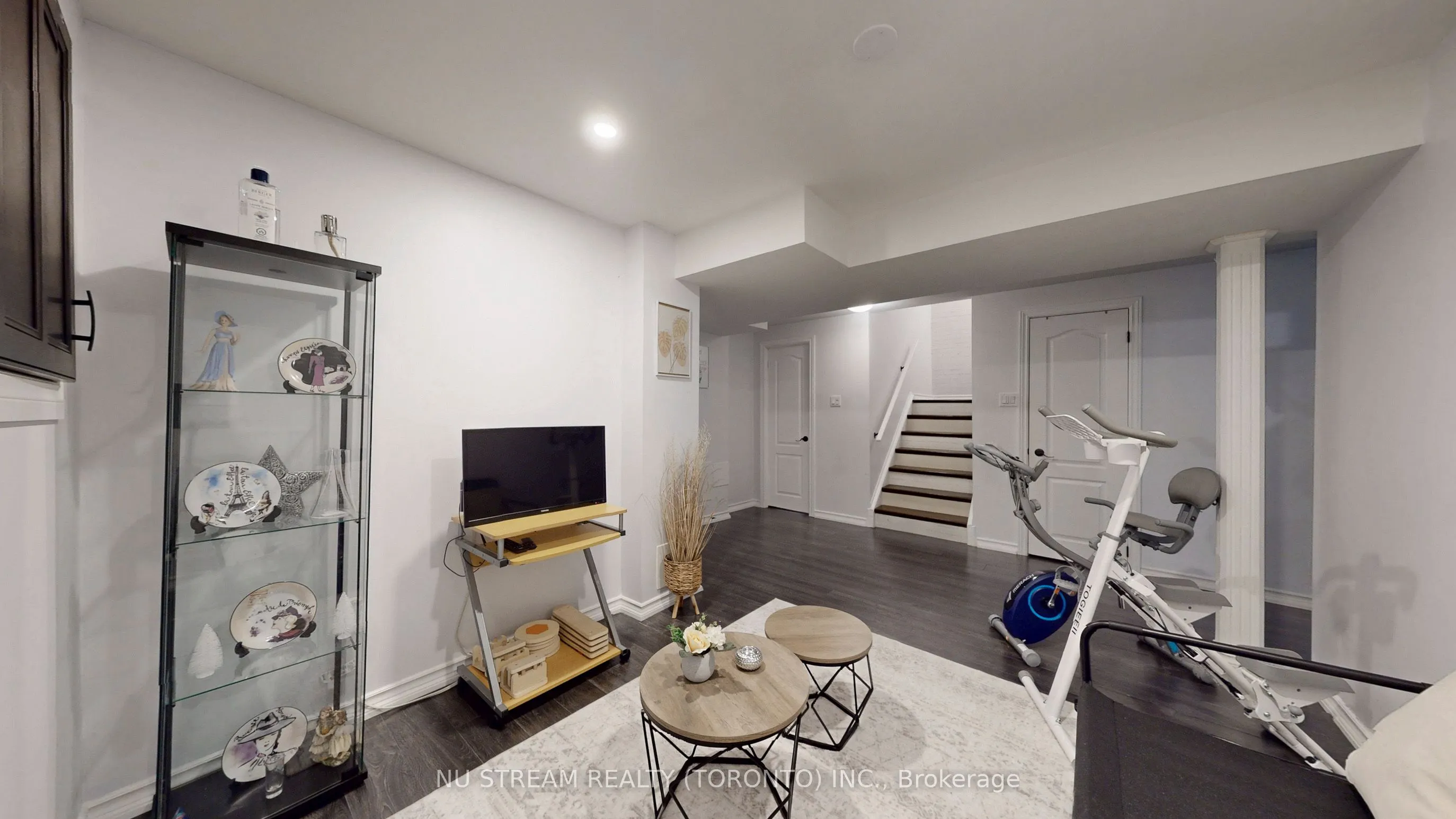 3926 Hazelridge Road