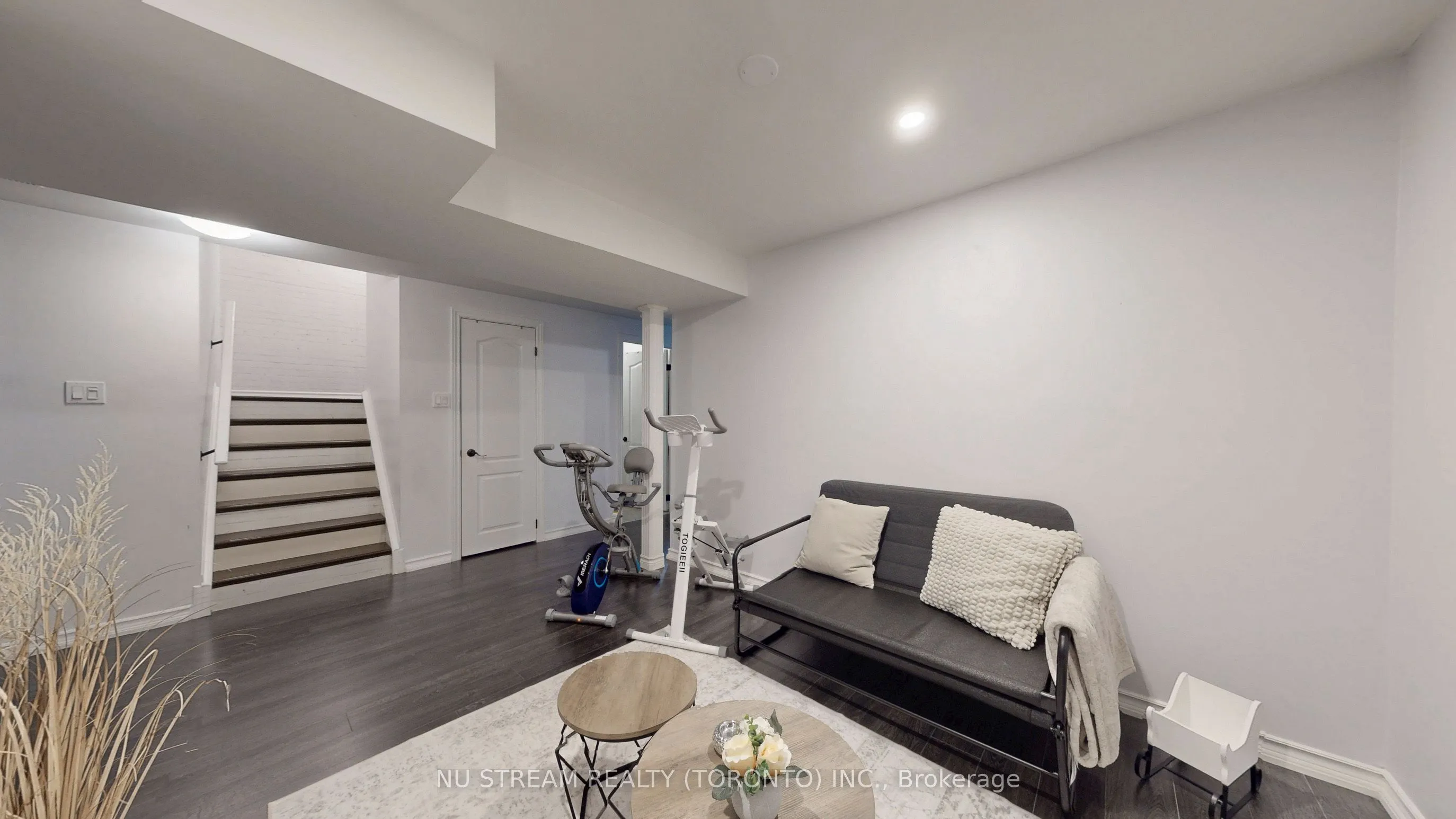 3926 Hazelridge Road
