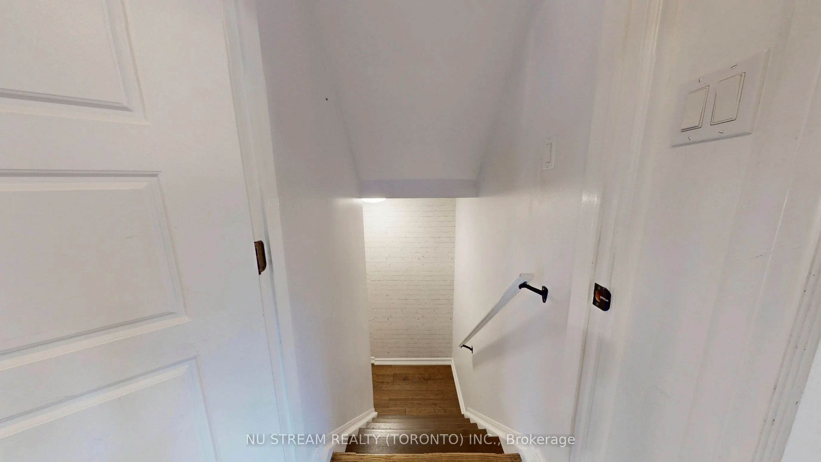 3926 Hazelridge Road