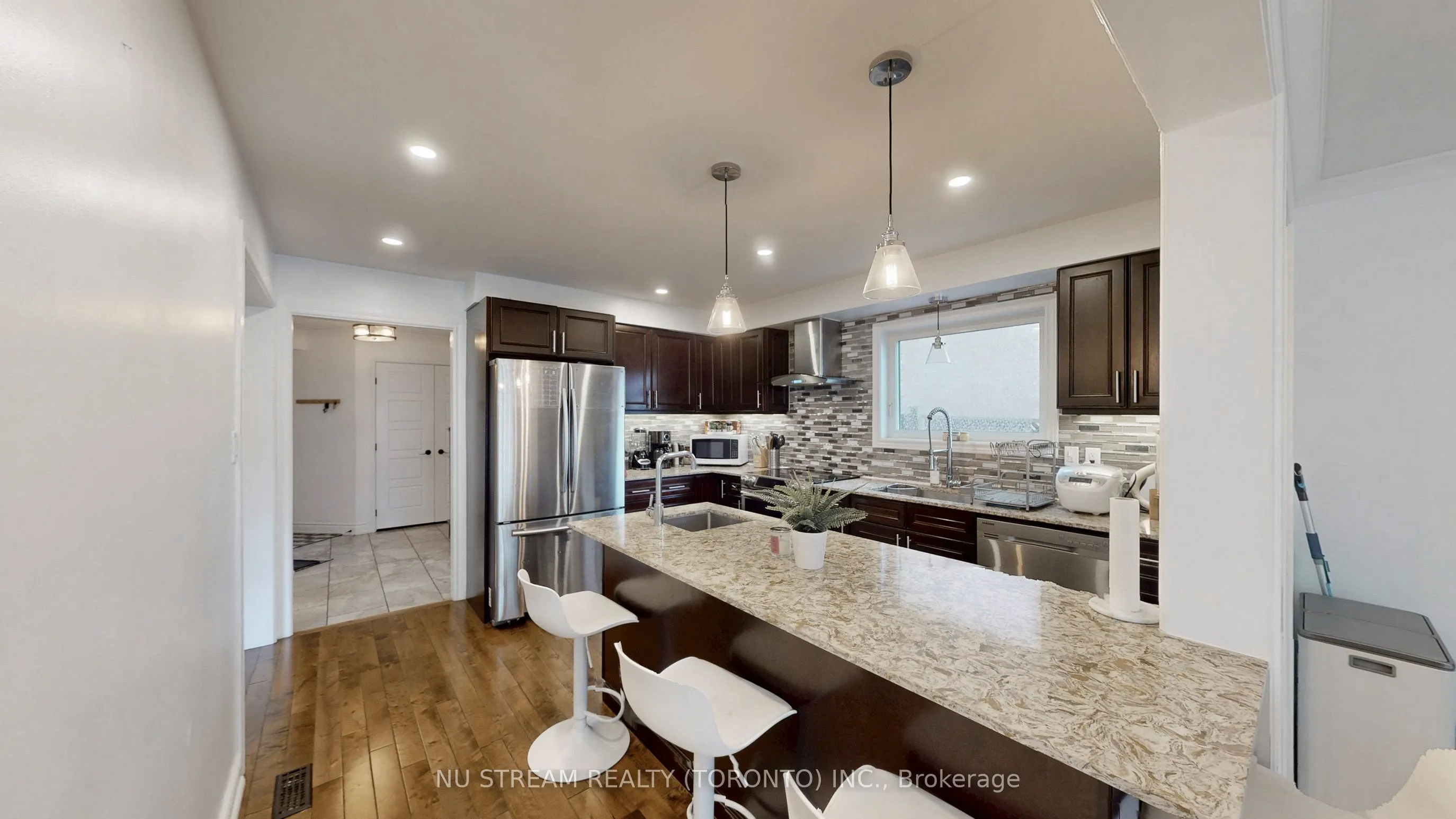 3926 Hazelridge Road