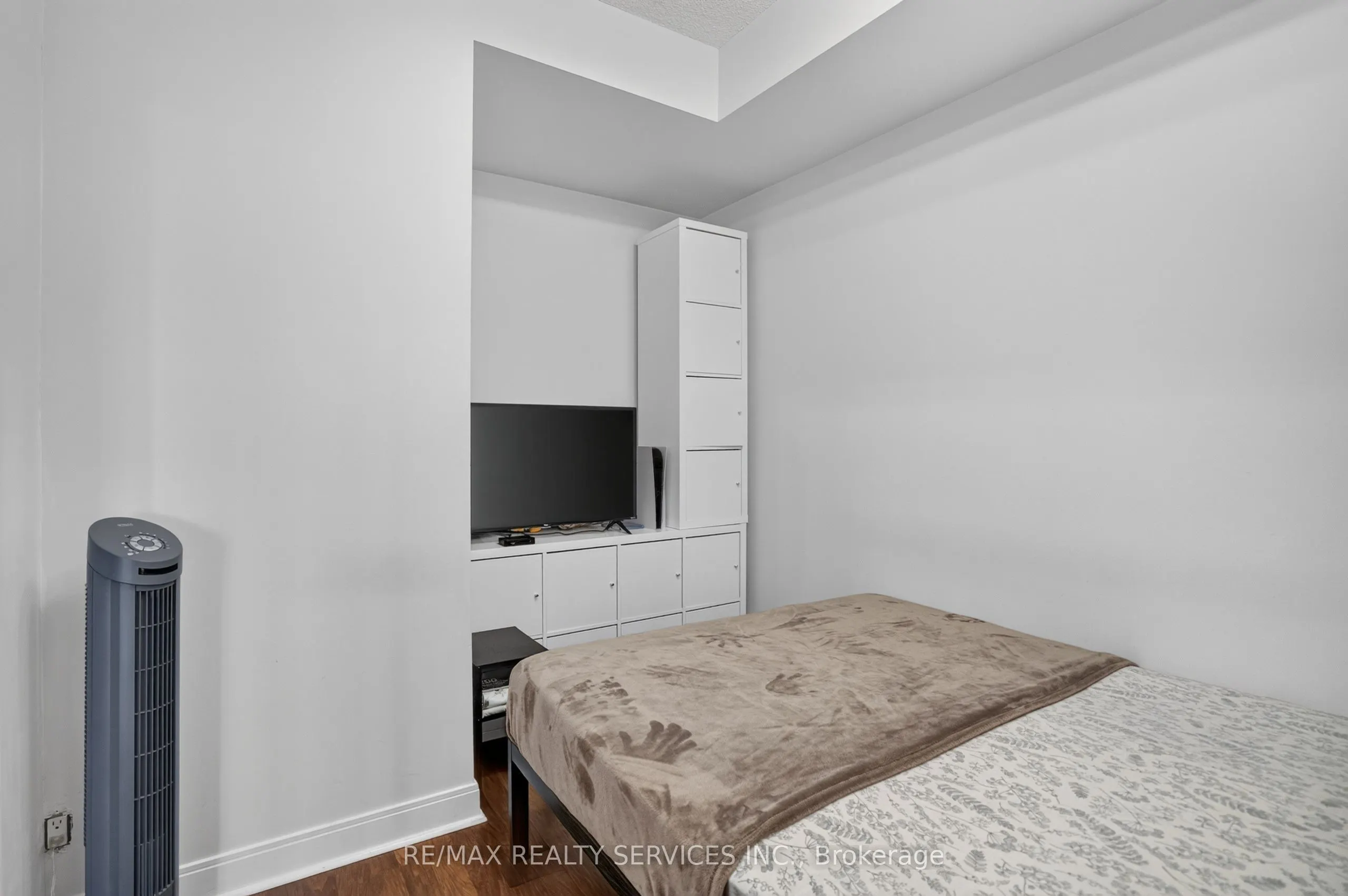 60 Absolute Avenue #4403