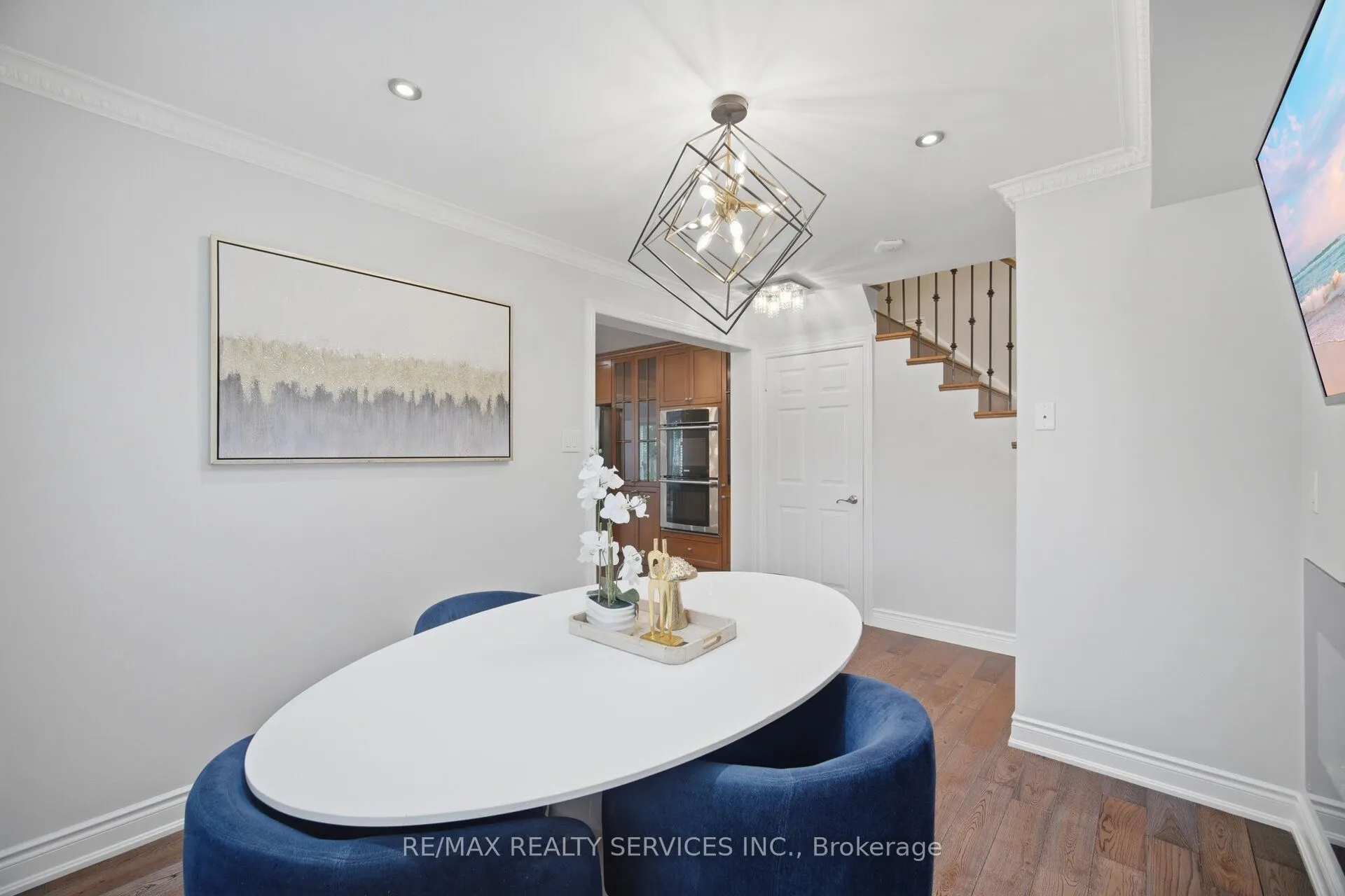 35 Glenmanor Drive