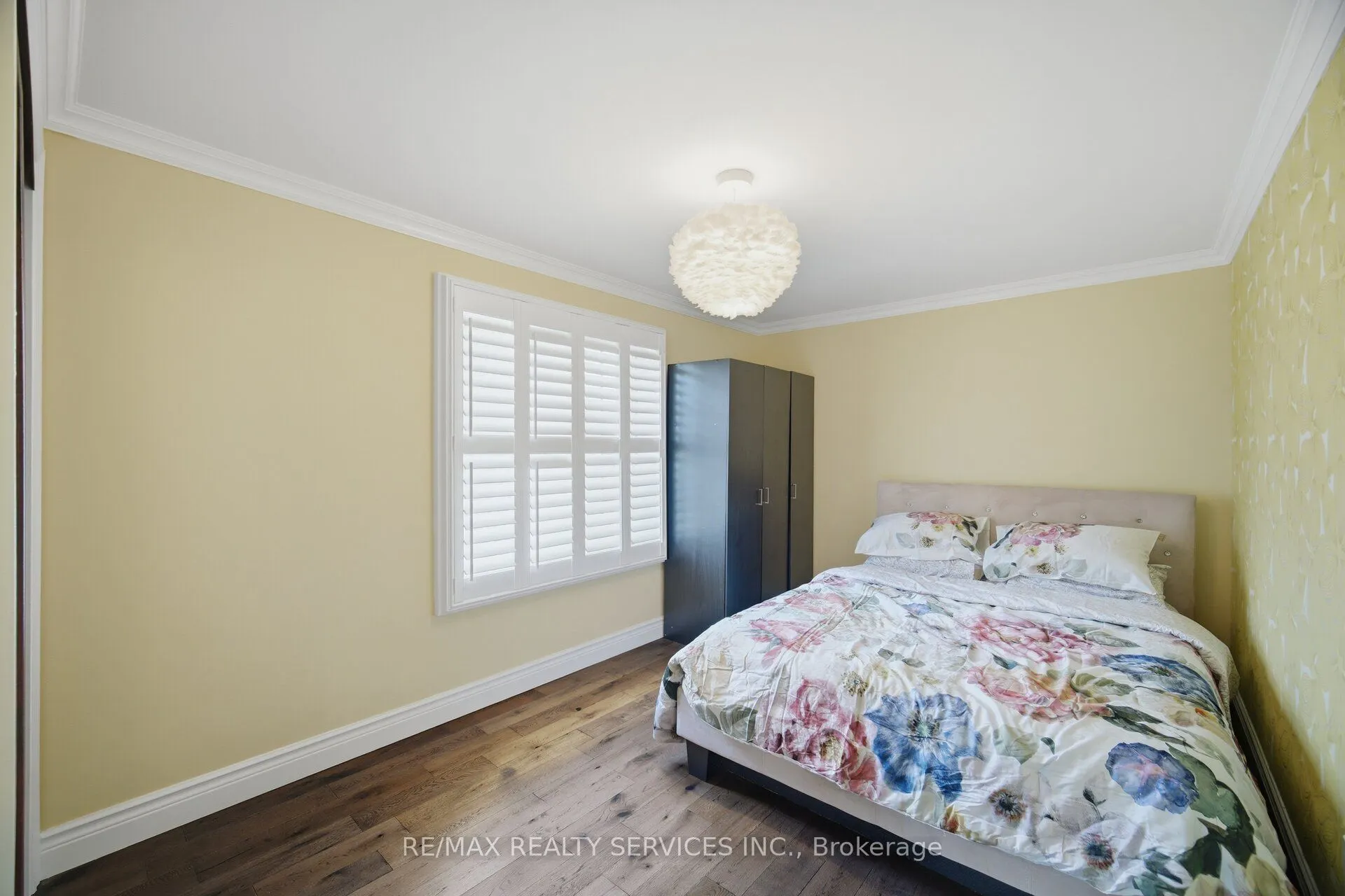 35 Glenmanor Drive