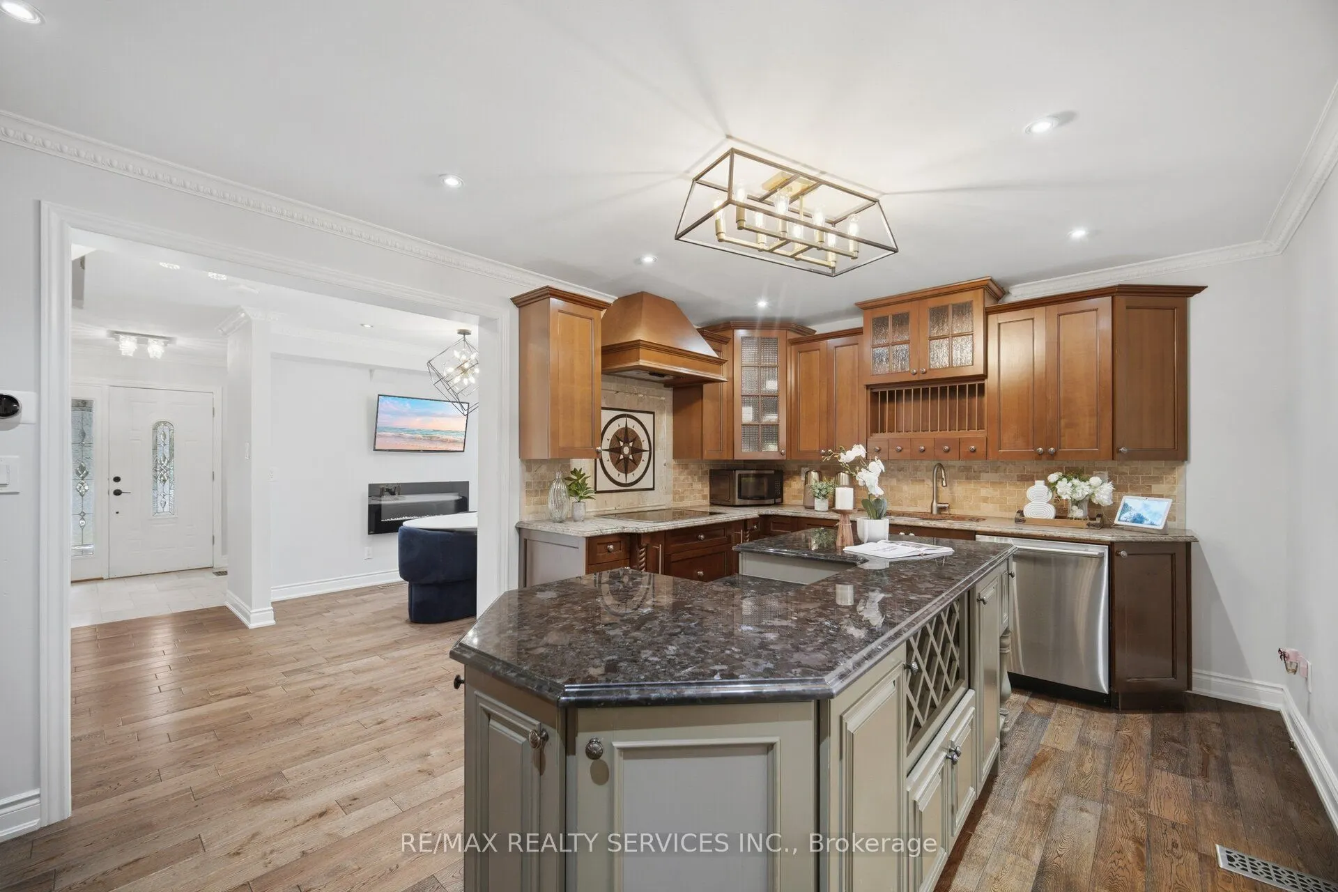 35 Glenmanor Drive