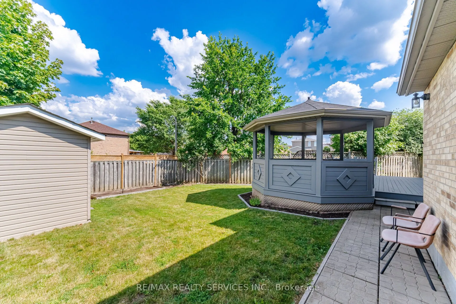 35 Glenmanor Drive