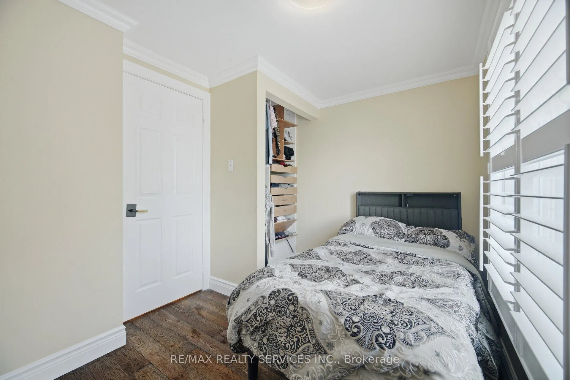 35 Glenmanor Drive