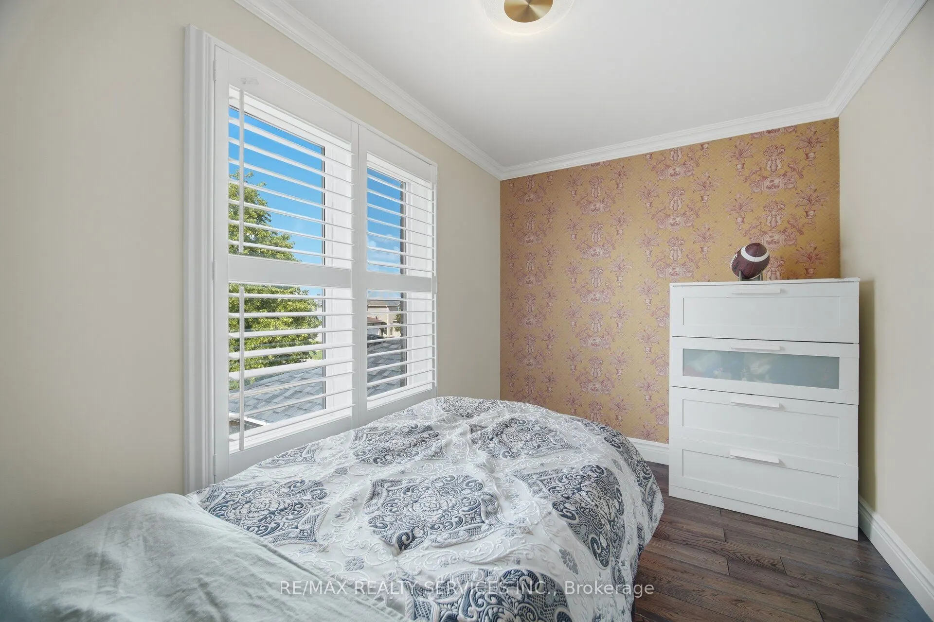 35 Glenmanor Drive