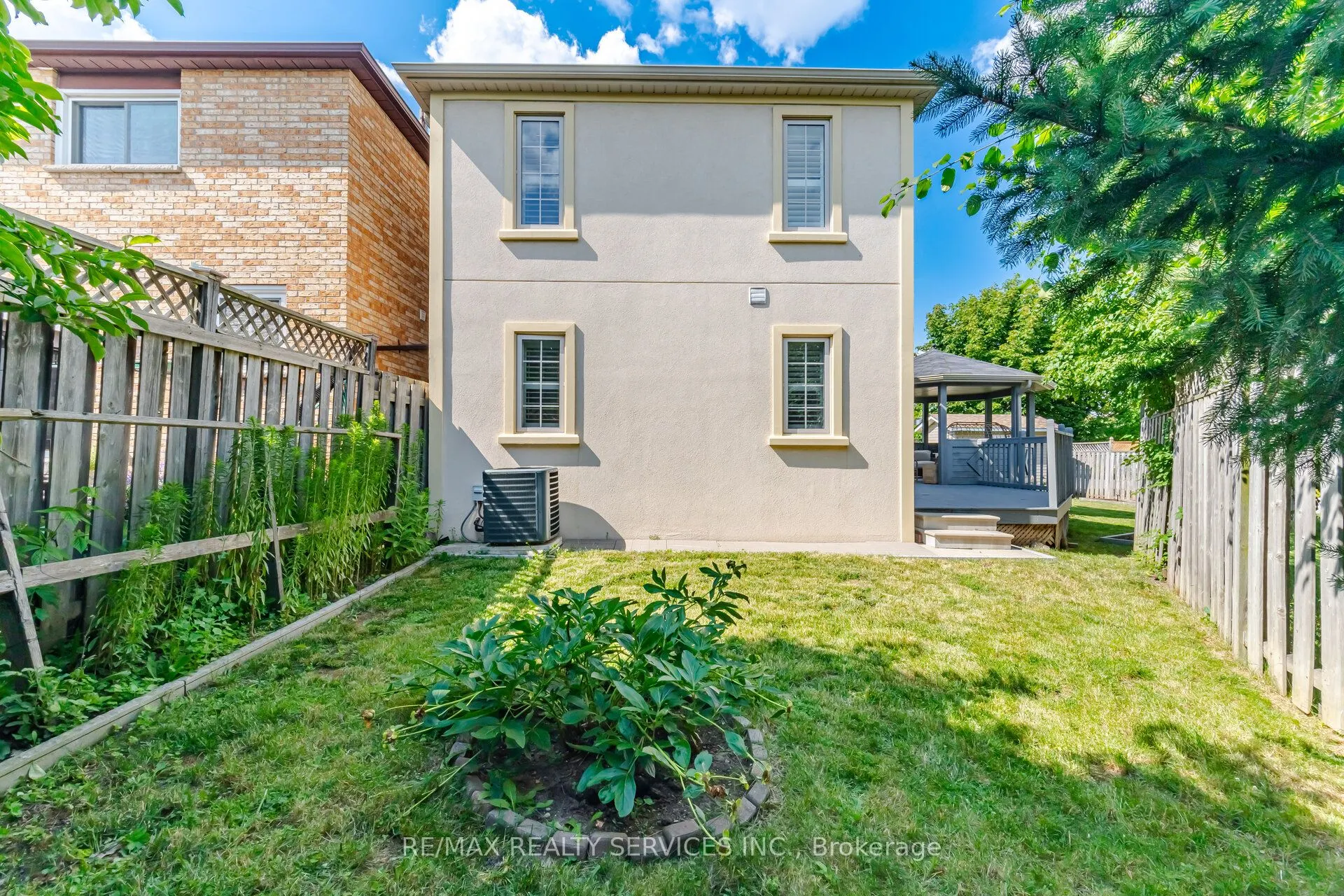 35 Glenmanor Drive
