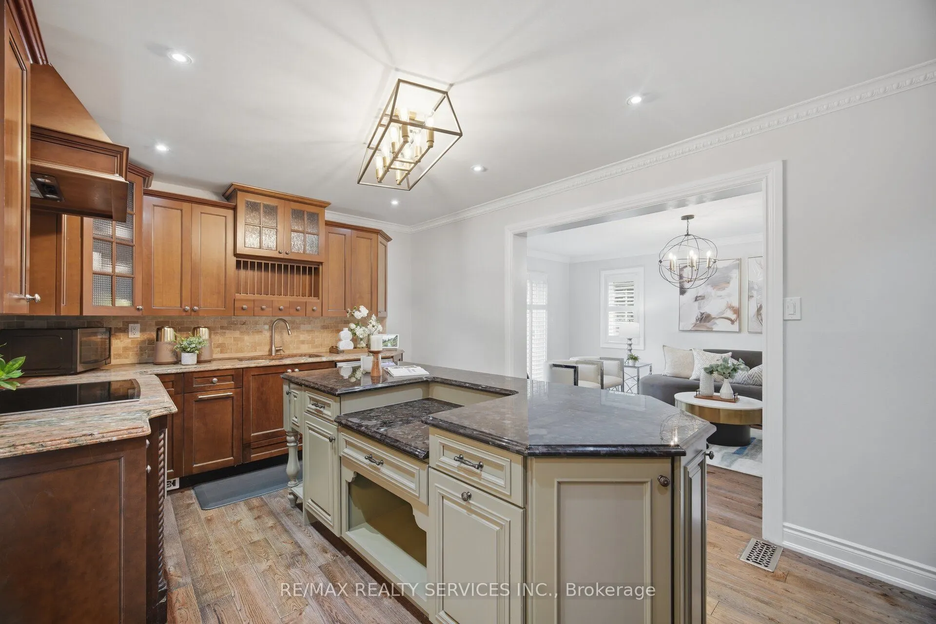 35 Glenmanor Drive