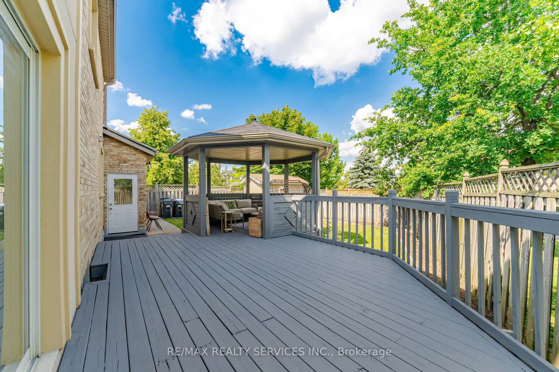 35 Glenmanor Drive