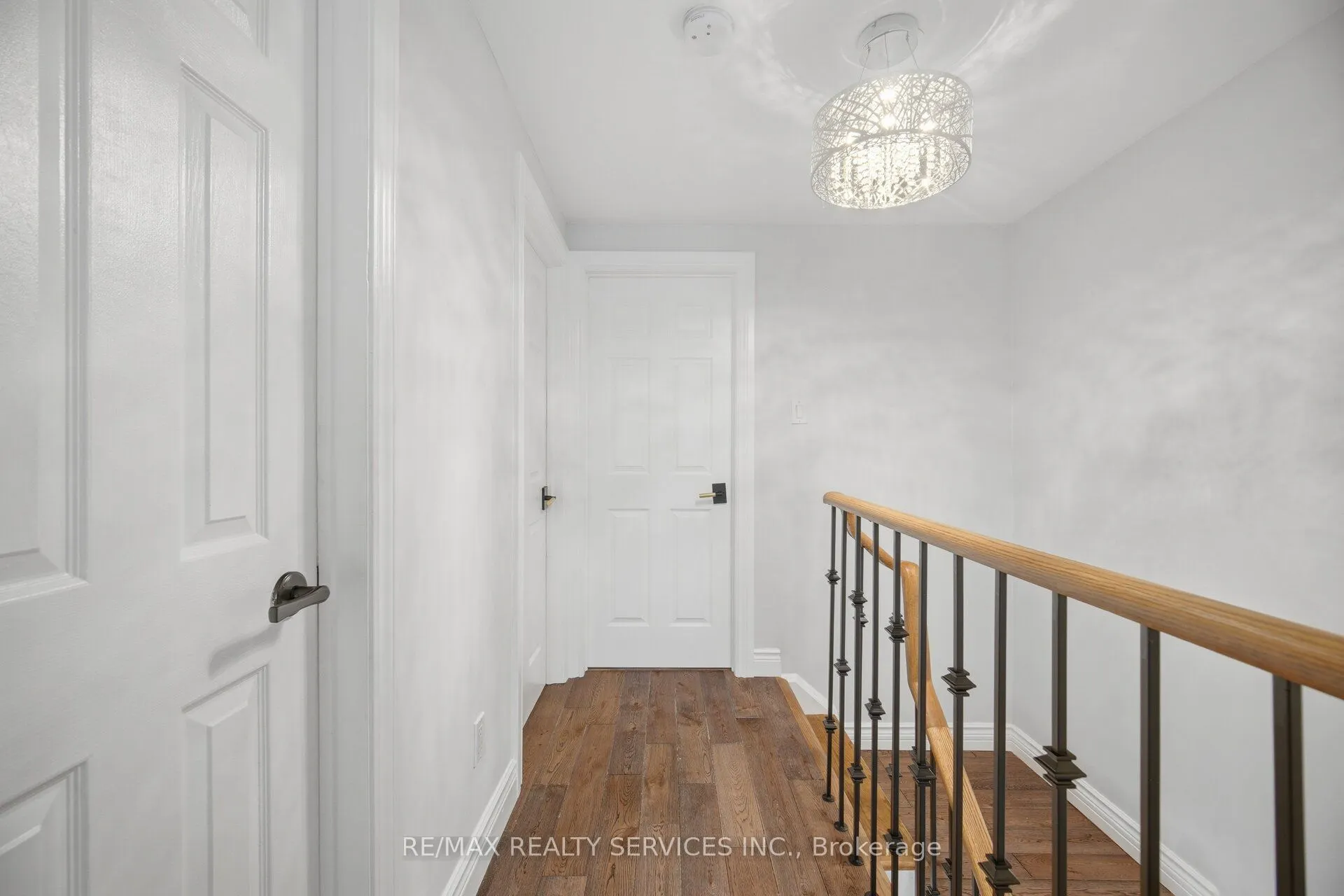 35 Glenmanor Drive