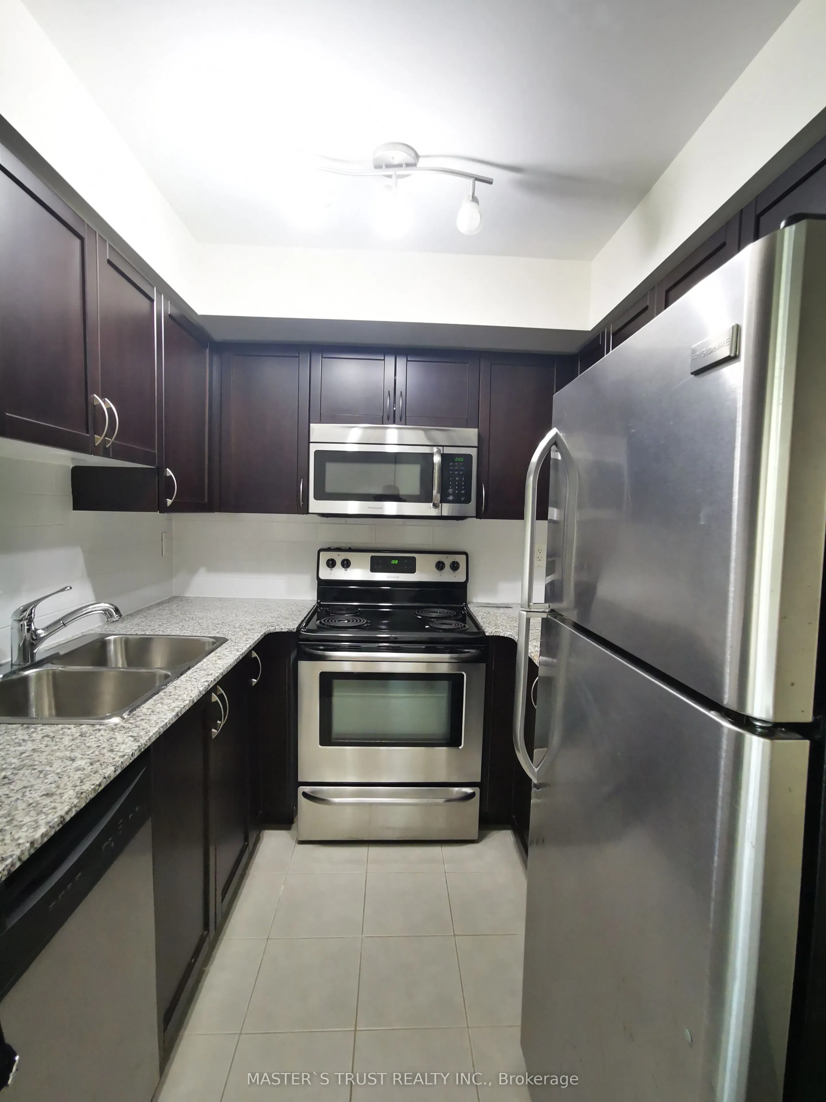 812 Lansdowne Avenue #302