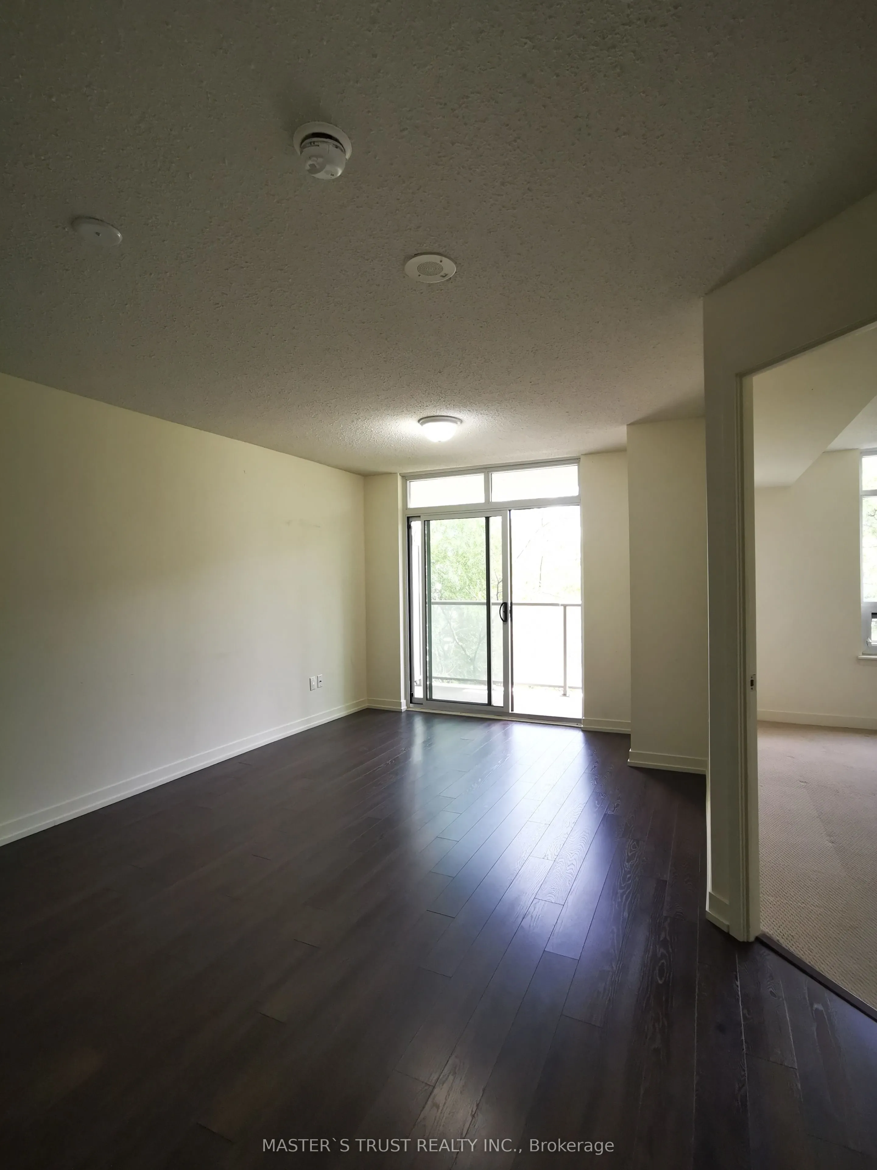812 Lansdowne Avenue #302