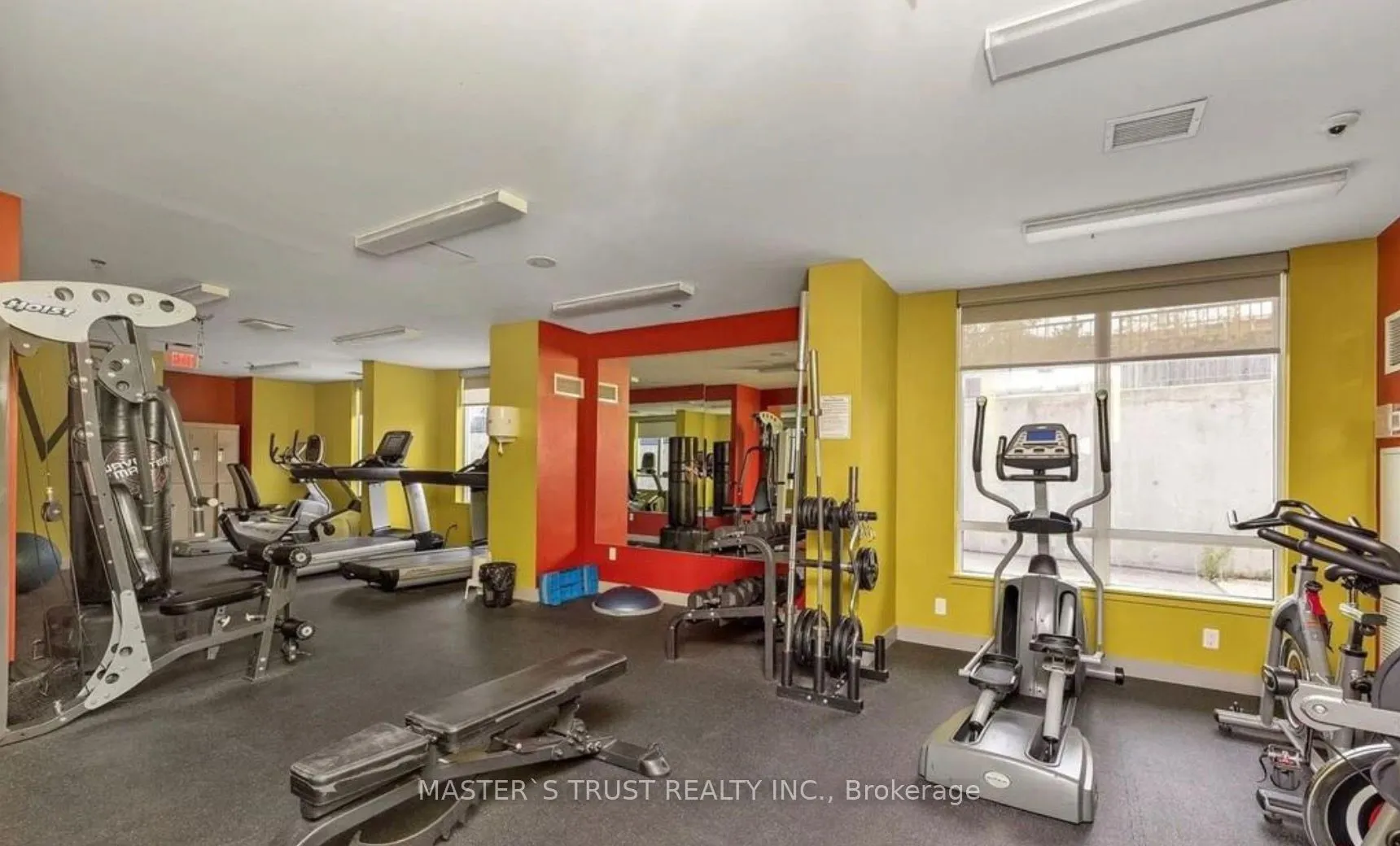 812 Lansdowne Avenue #302