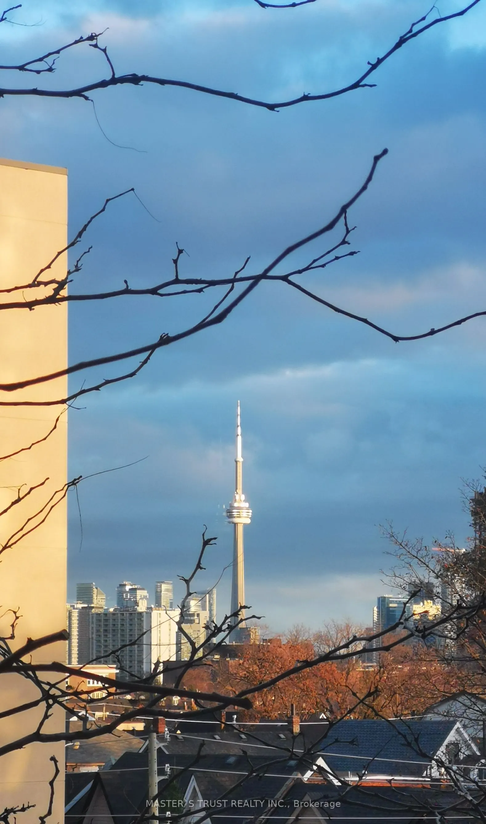 812 Lansdowne Avenue #302