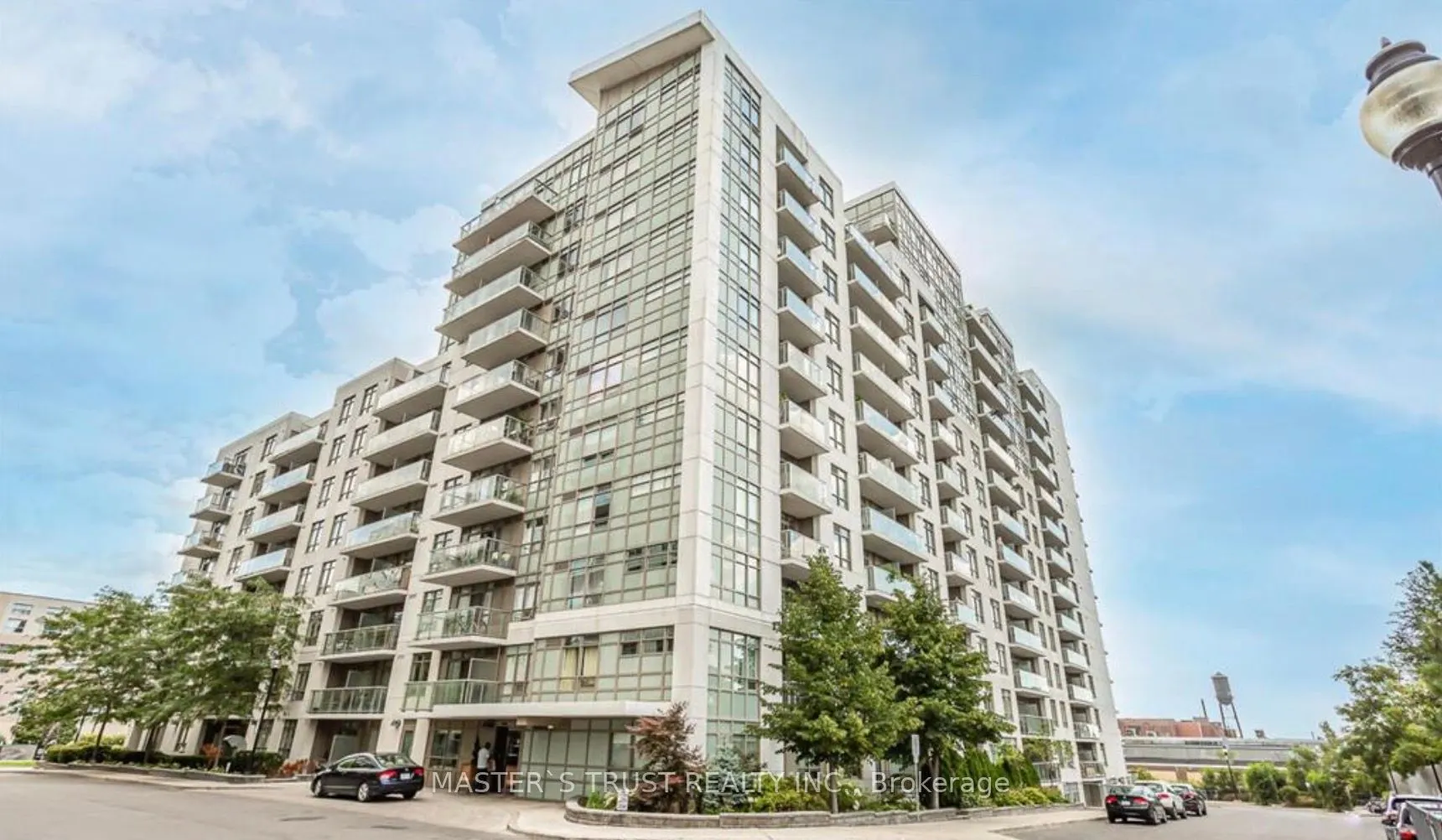812 Lansdowne Avenue #302