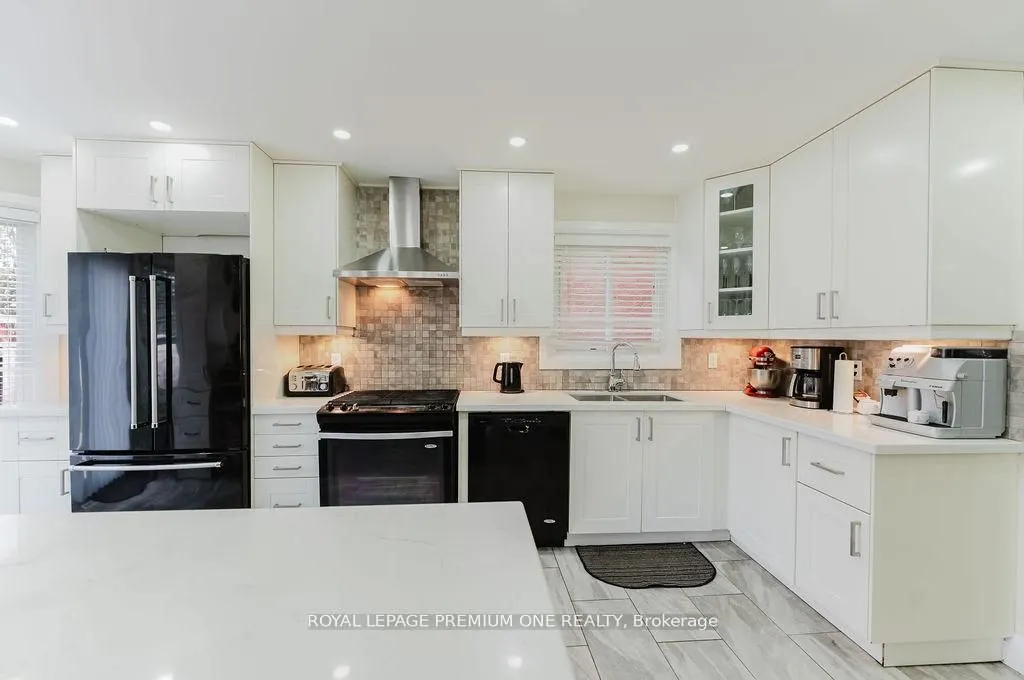 25 Sir Lancelot Court