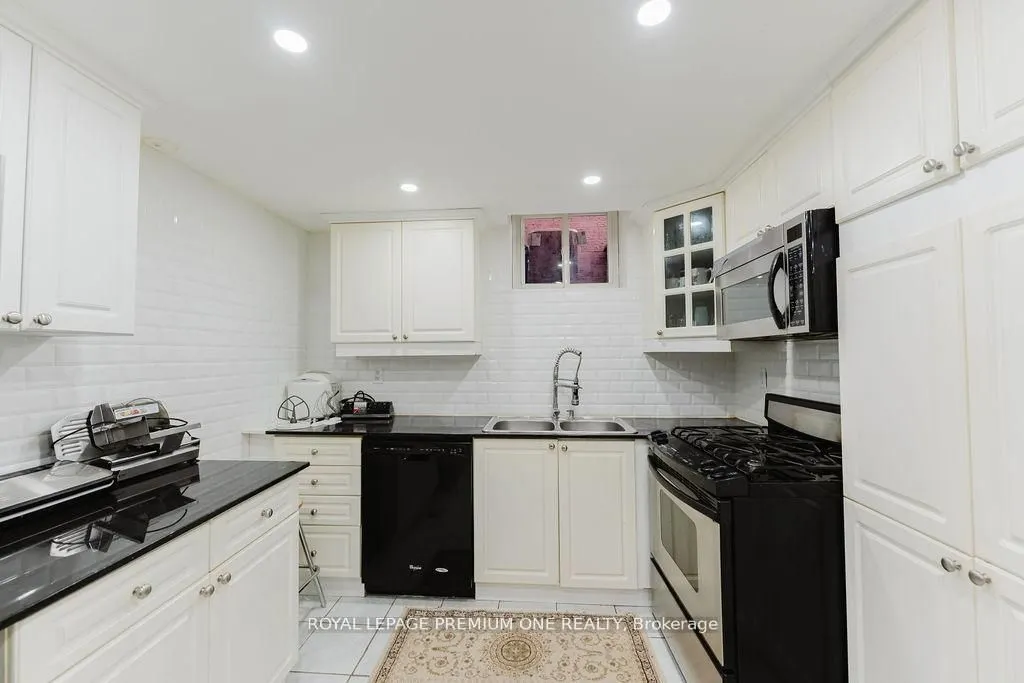 25 Sir Lancelot Court