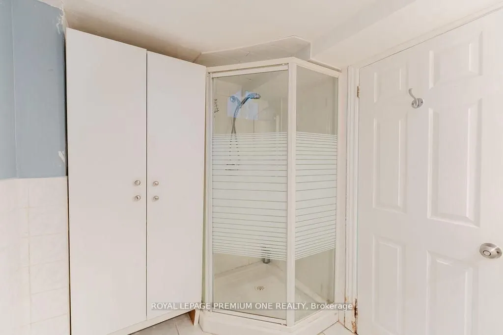 25 Sir Lancelot Court