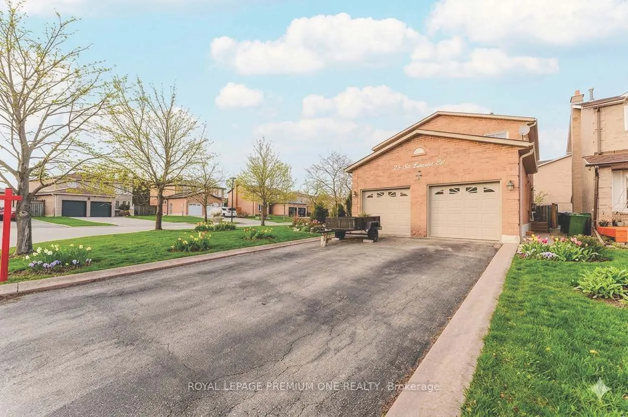 25 Sir Lancelot Court