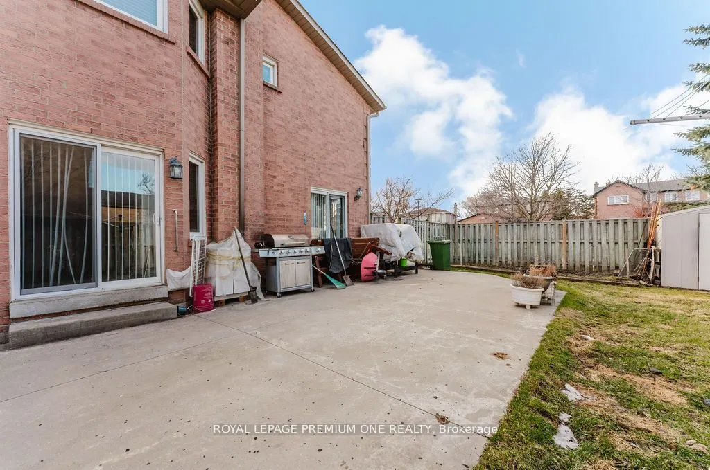 25 Sir Lancelot Court