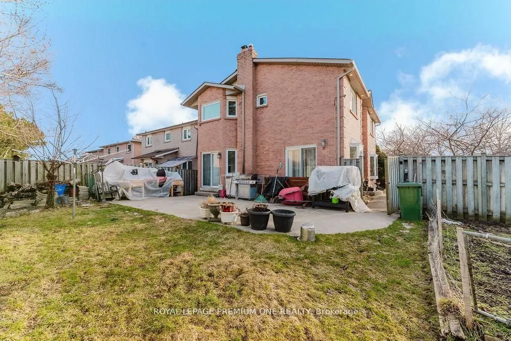 25 Sir Lancelot Court