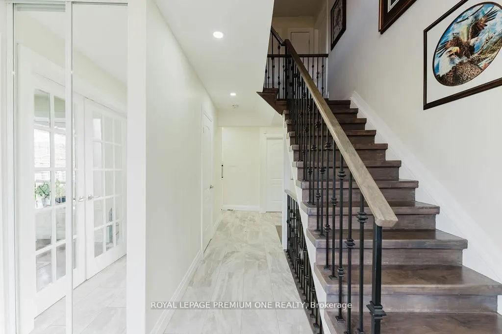 25 Sir Lancelot Court