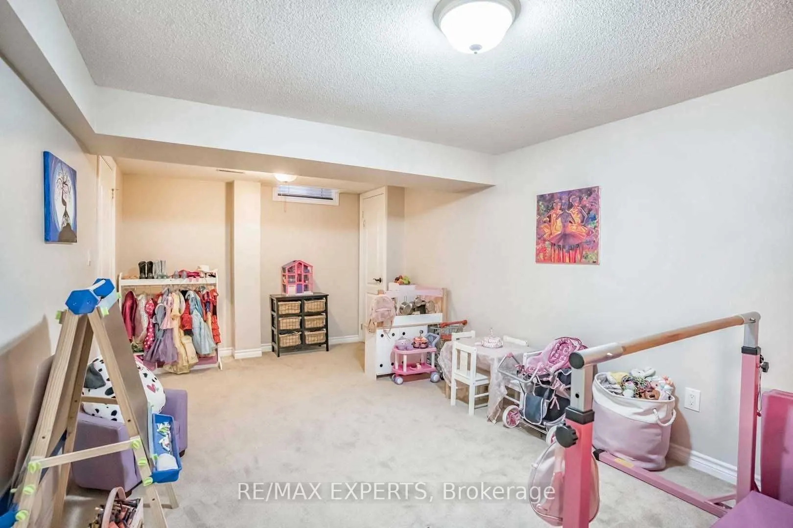 101 Morley Crescent #101