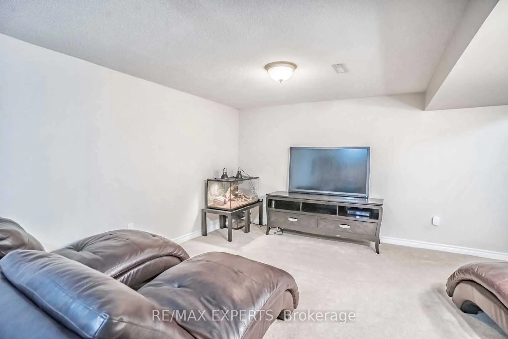 101 Morley Crescent #101