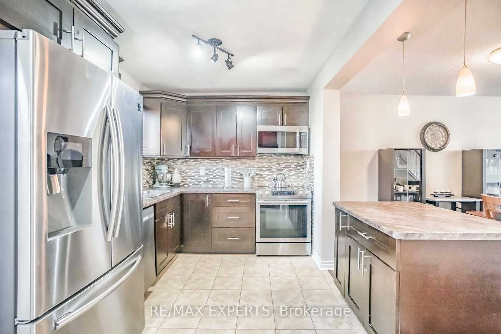 101 Morley Crescent #101