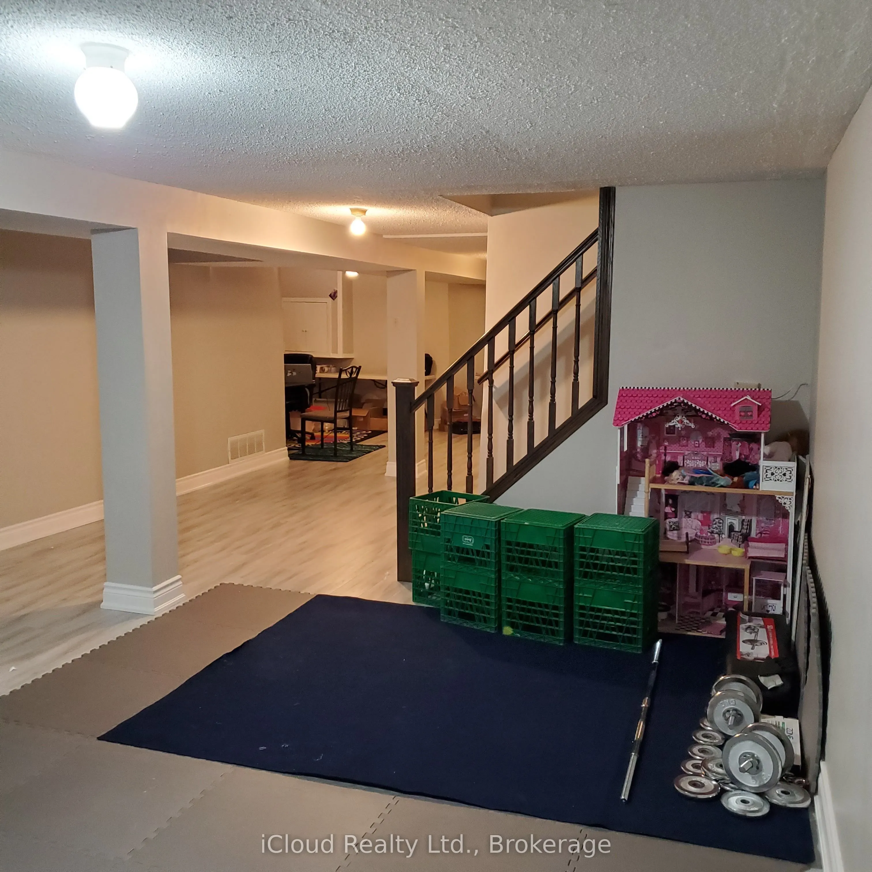 2776 Lindholm Crescent