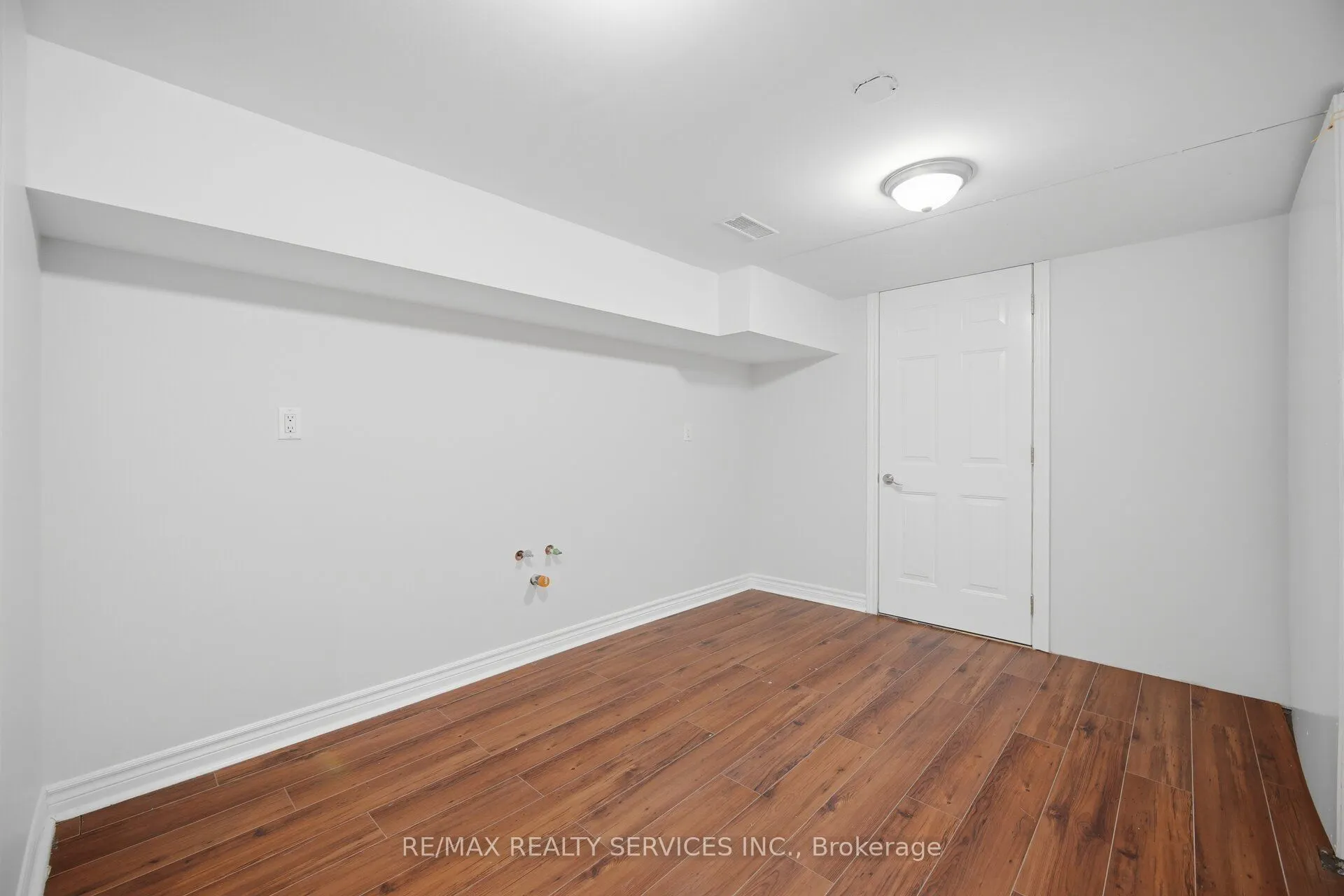 62 SIR JACOBS Crescent