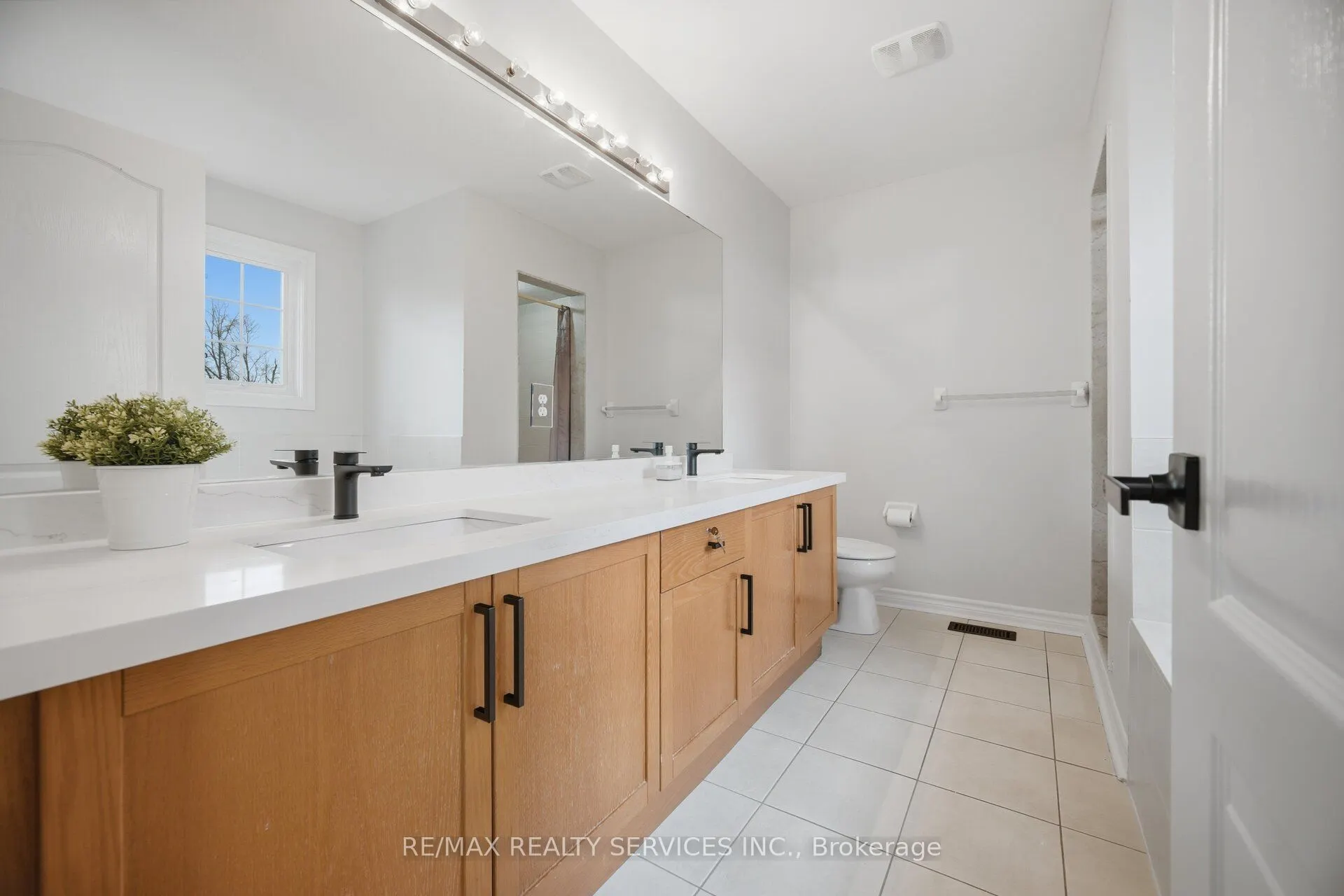 62 SIR JACOBS Crescent
