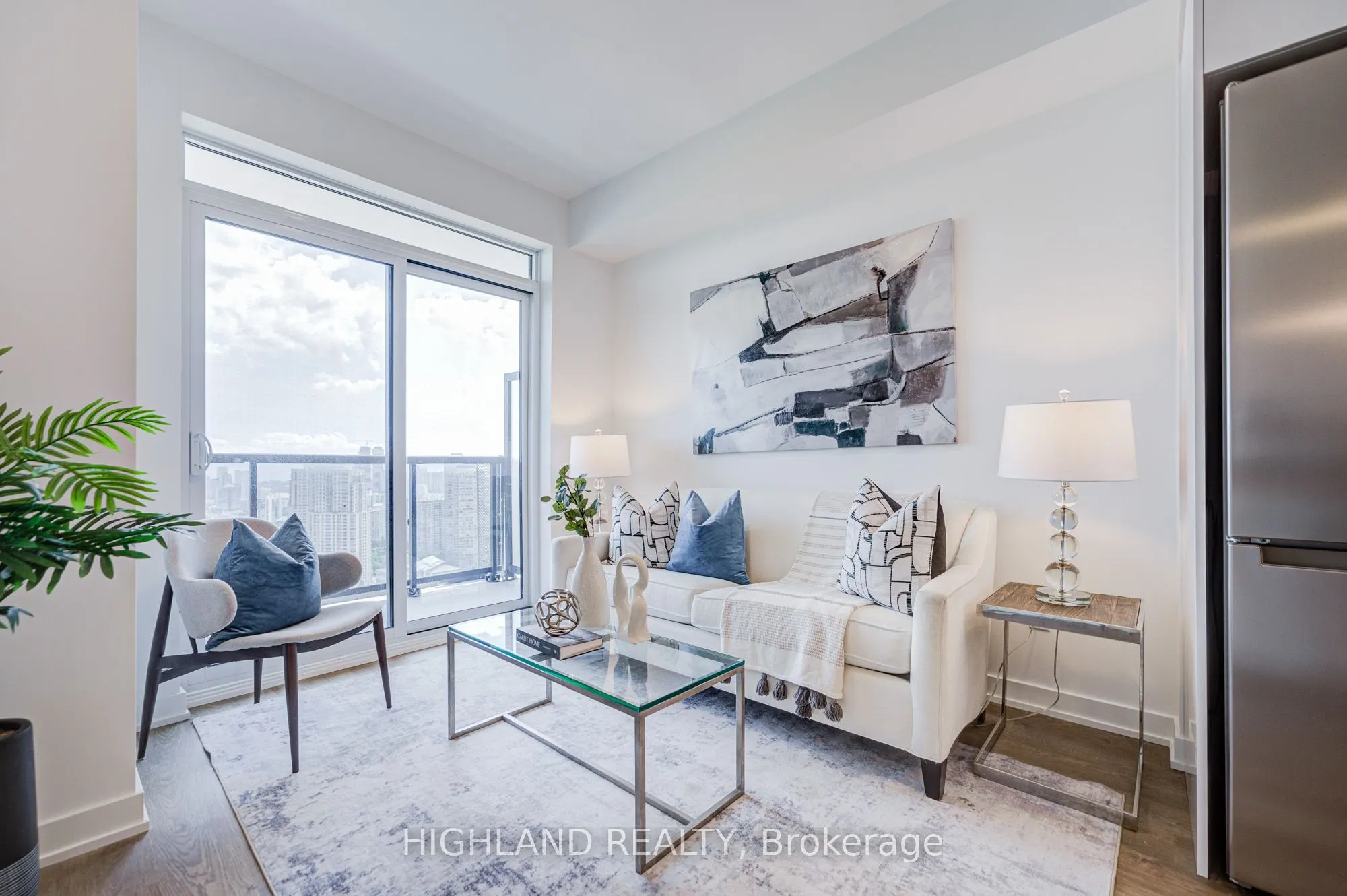 5081 Hurontario Street #3103