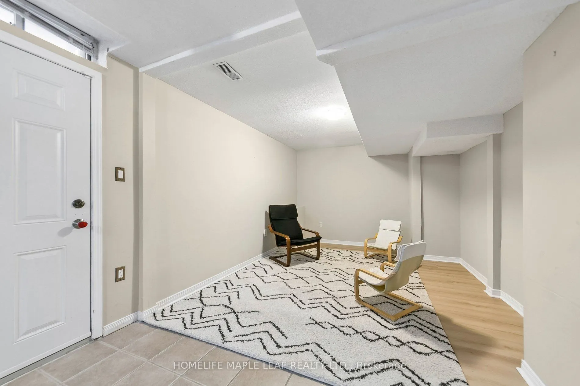 3948 Deepwood Heights